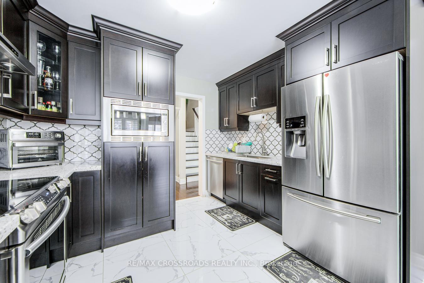Photo 11 of 34 Narrow Valley Crescent, Brampton, Sandringham-Wellington — HOMEH