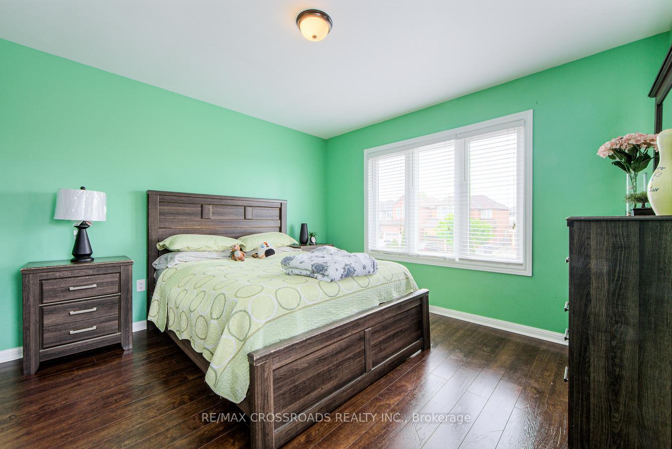 Photo 26 of 34 Narrow Valley Crescent, Brampton, Sandringham-Wellington — HOMEH