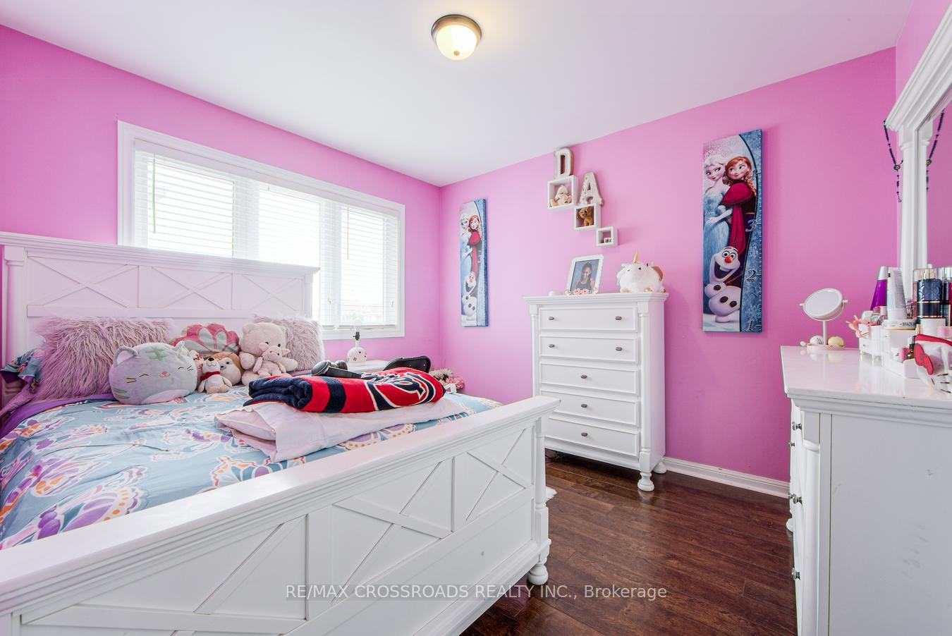 Photo 24 of 34 Narrow Valley Crescent, Brampton, Sandringham-Wellington — HOMEH