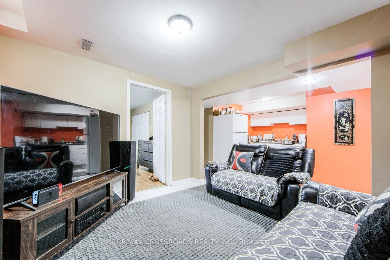 Photo 32 of 34 Narrow Valley Crescent, Brampton, Sandringham-Wellington — HOMEH