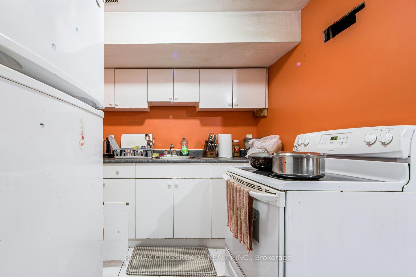 Photo 19 of 34 Narrow Valley Crescent, Brampton, Sandringham-Wellington — HOMEH