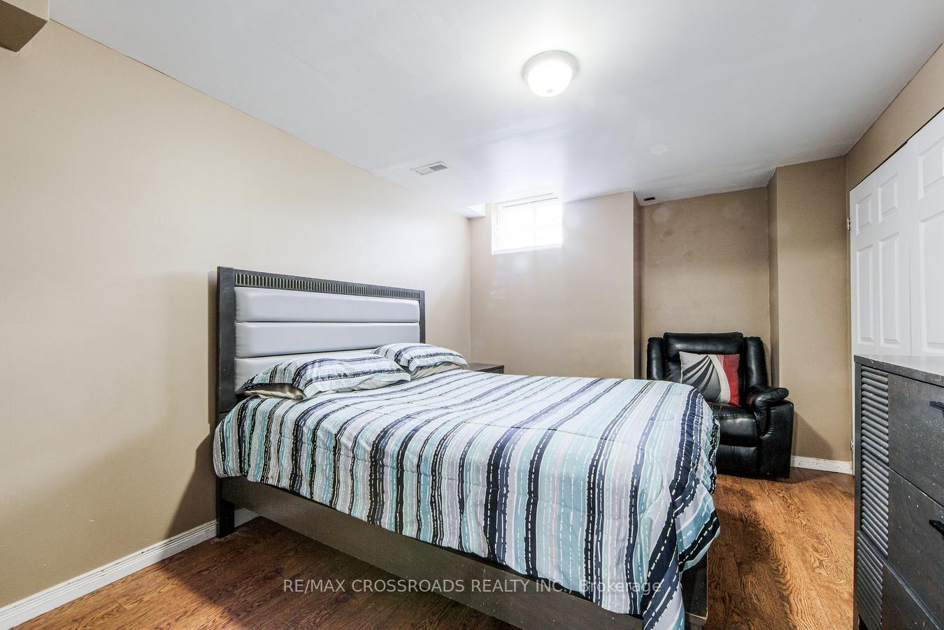 Photo 33 of 34 Narrow Valley Crescent, Brampton, Sandringham-Wellington — HOMEH