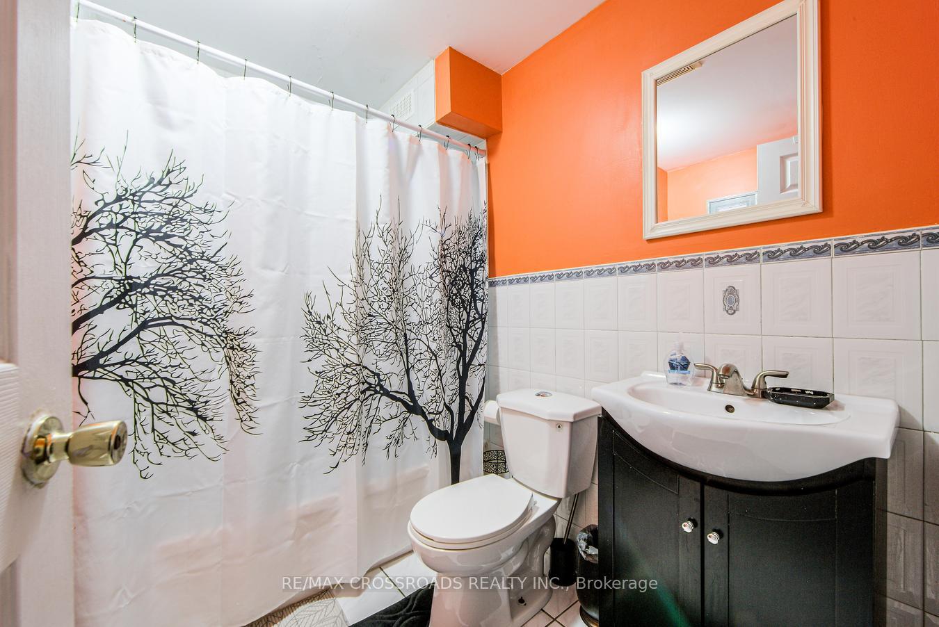 Photo 21 of 34 Narrow Valley Crescent, Brampton, Sandringham-Wellington — HOMEH