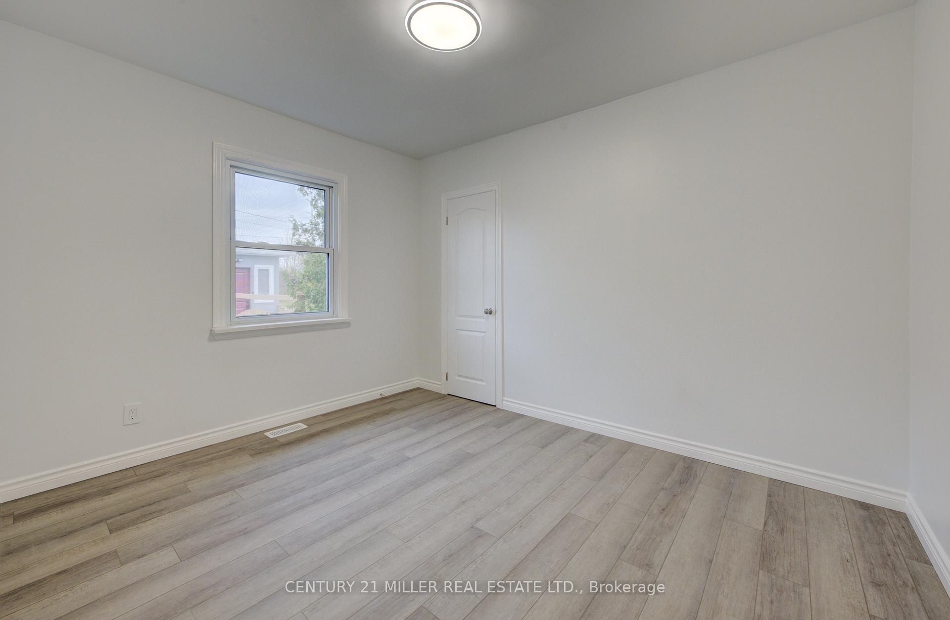Photo 11 of 196 Queensdale Avenue E, Hamilton, Centremount — HOMEH