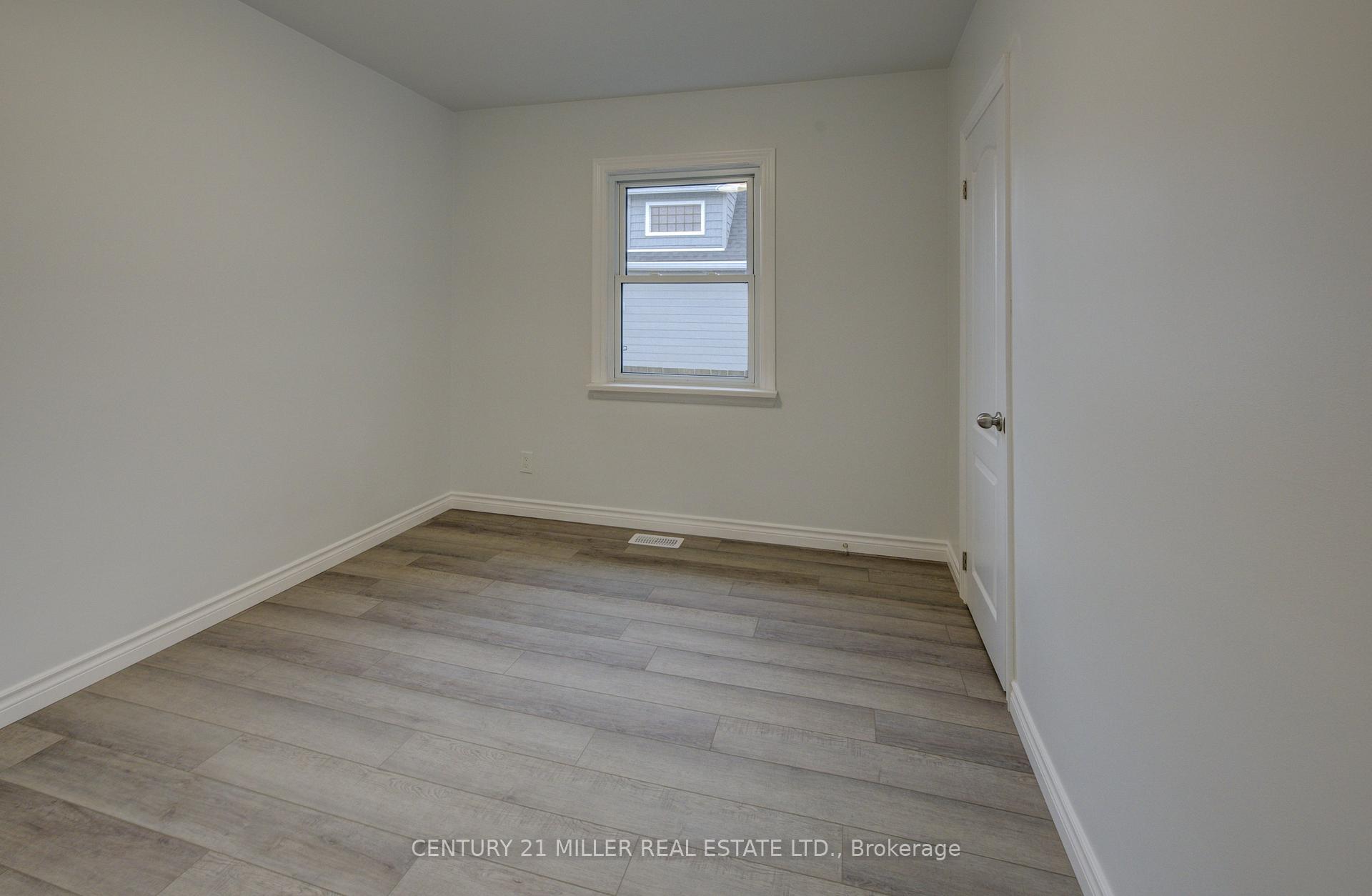 Photo 12 of 196 Queensdale Avenue E, Hamilton, Centremount — HOMEH