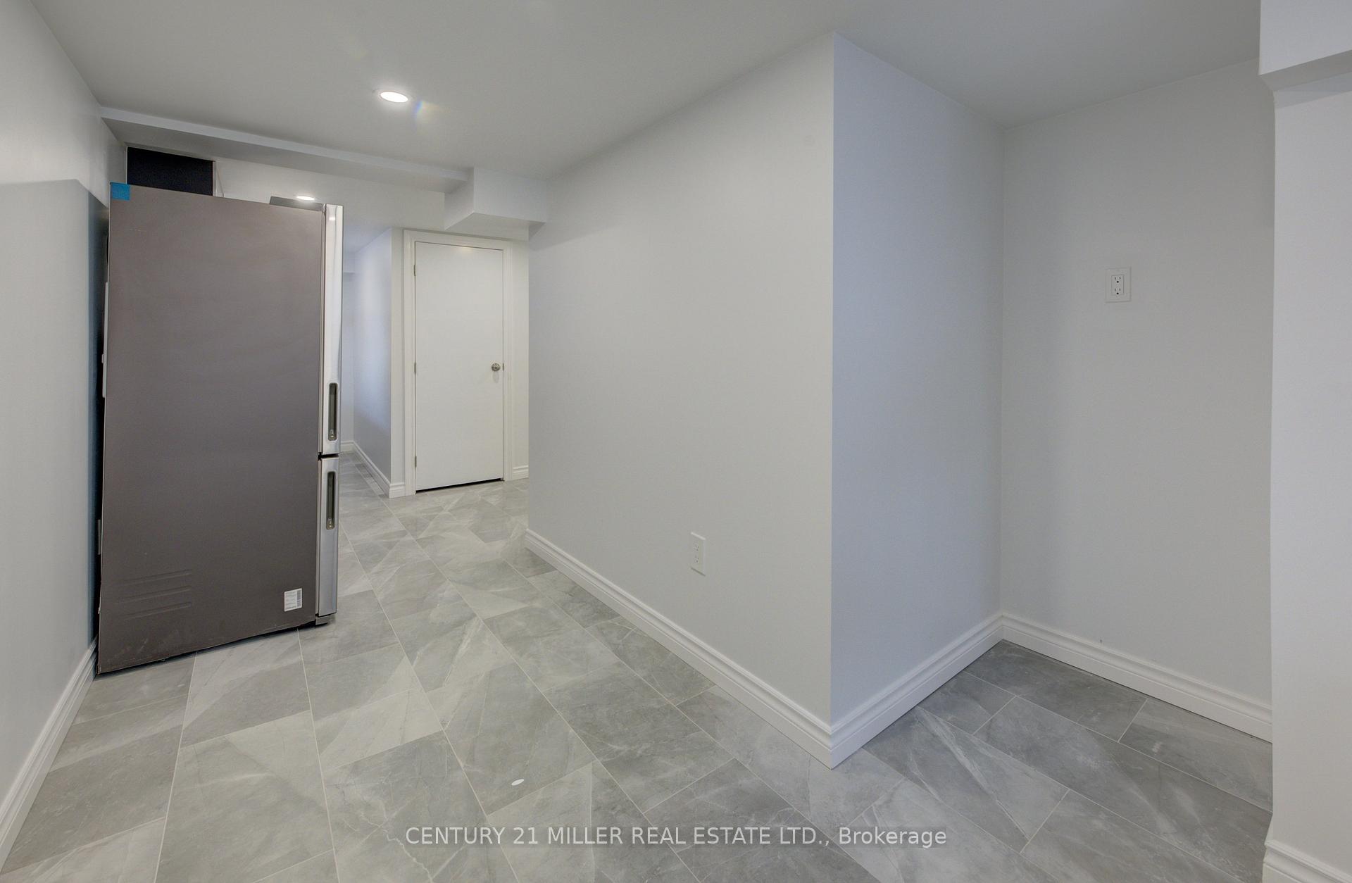 Photo 23 of 196 Queensdale Avenue E, Hamilton, Centremount — HOMEH