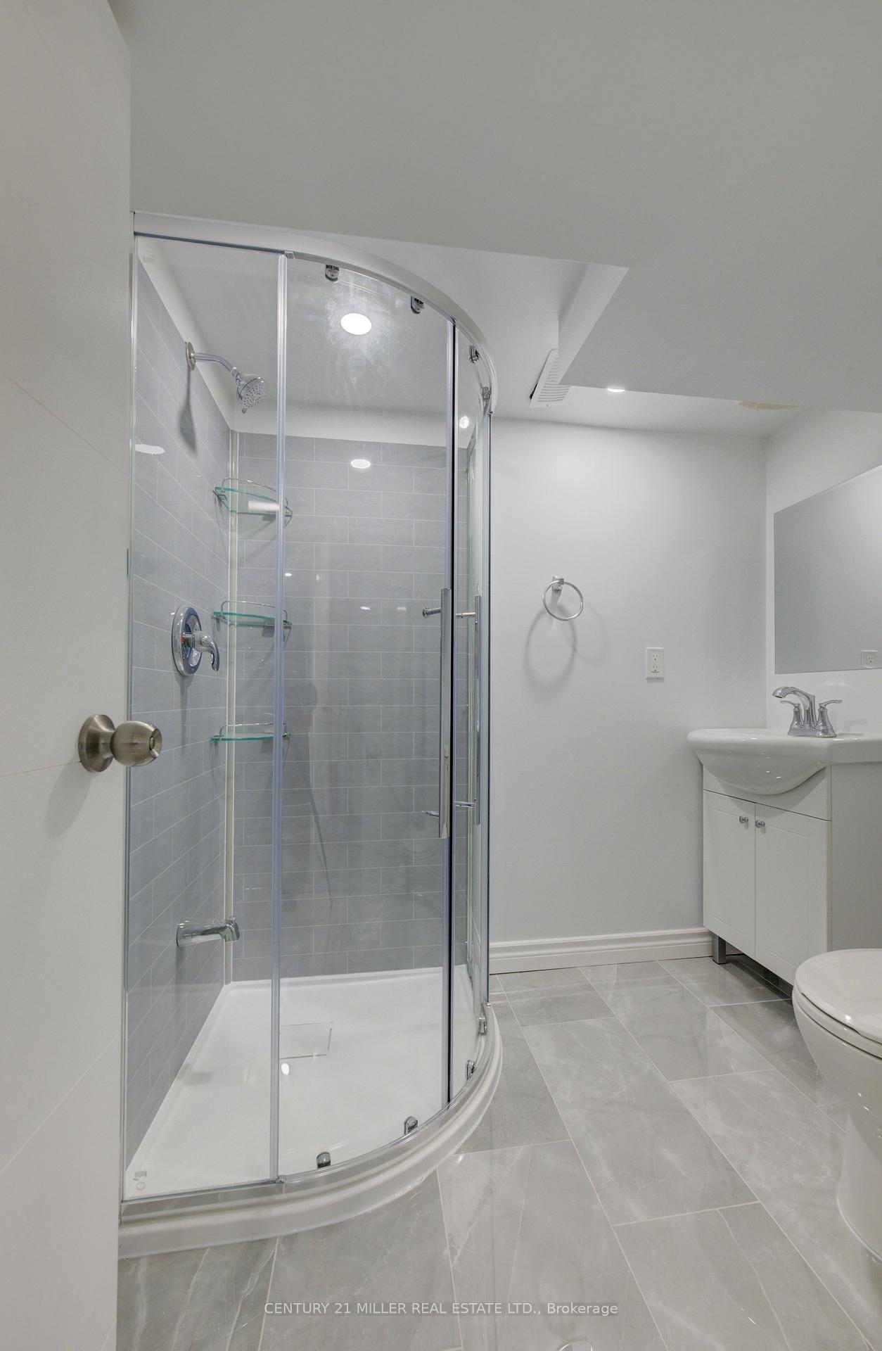 Photo 25 of 196 Queensdale Avenue E, Hamilton, Centremount — HOMEH