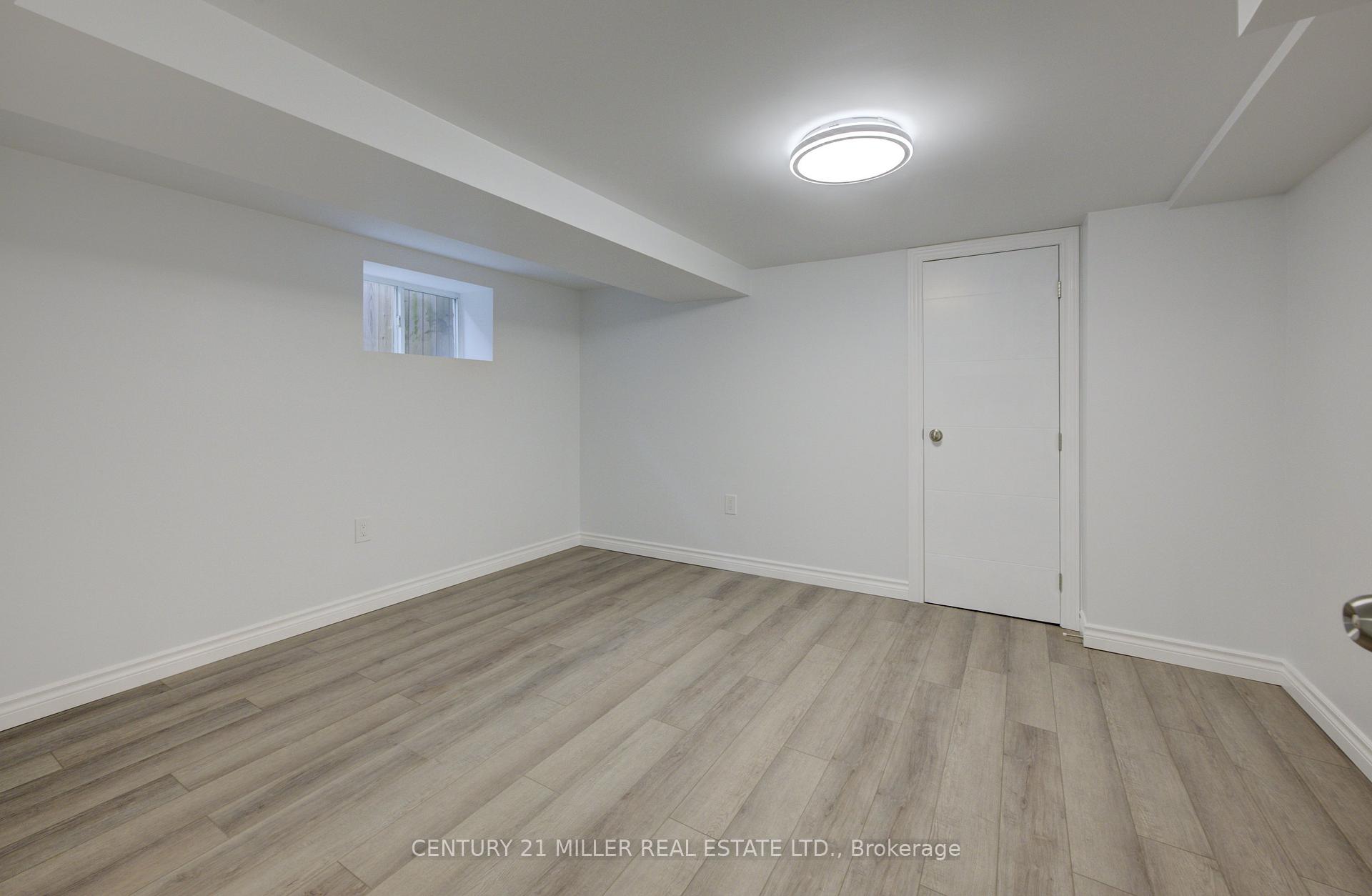Photo 26 of 196 Queensdale Avenue E, Hamilton, Centremount — HOMEH