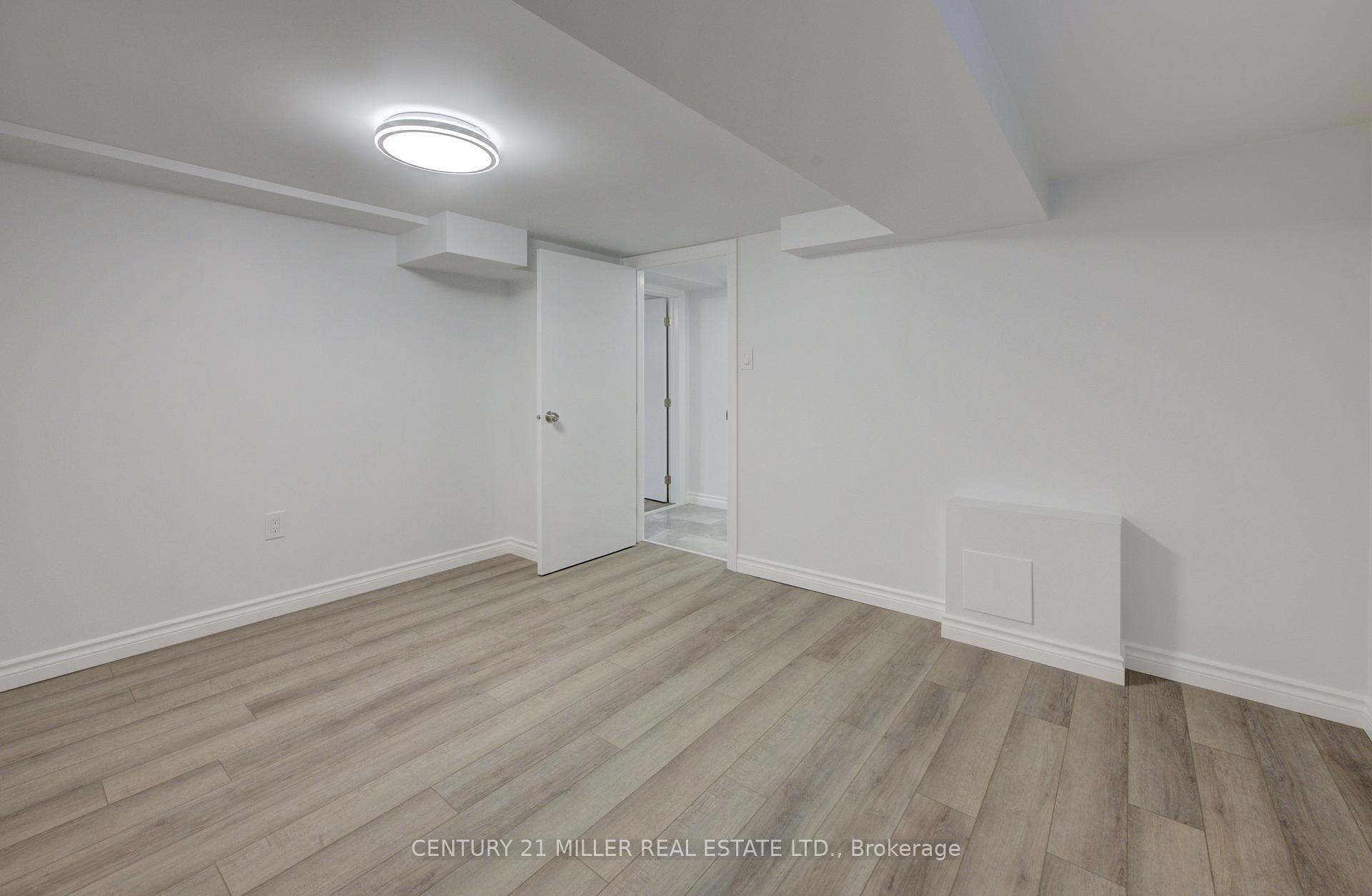 Photo 27 of 196 Queensdale Avenue E, Hamilton, Centremount — HOMEH