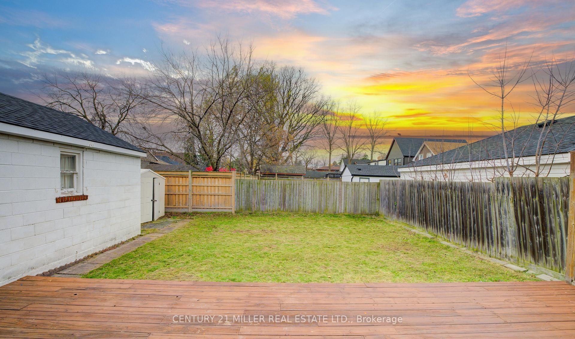 Photo 33 of 196 Queensdale Avenue E, Hamilton, Centremount — HOMEH