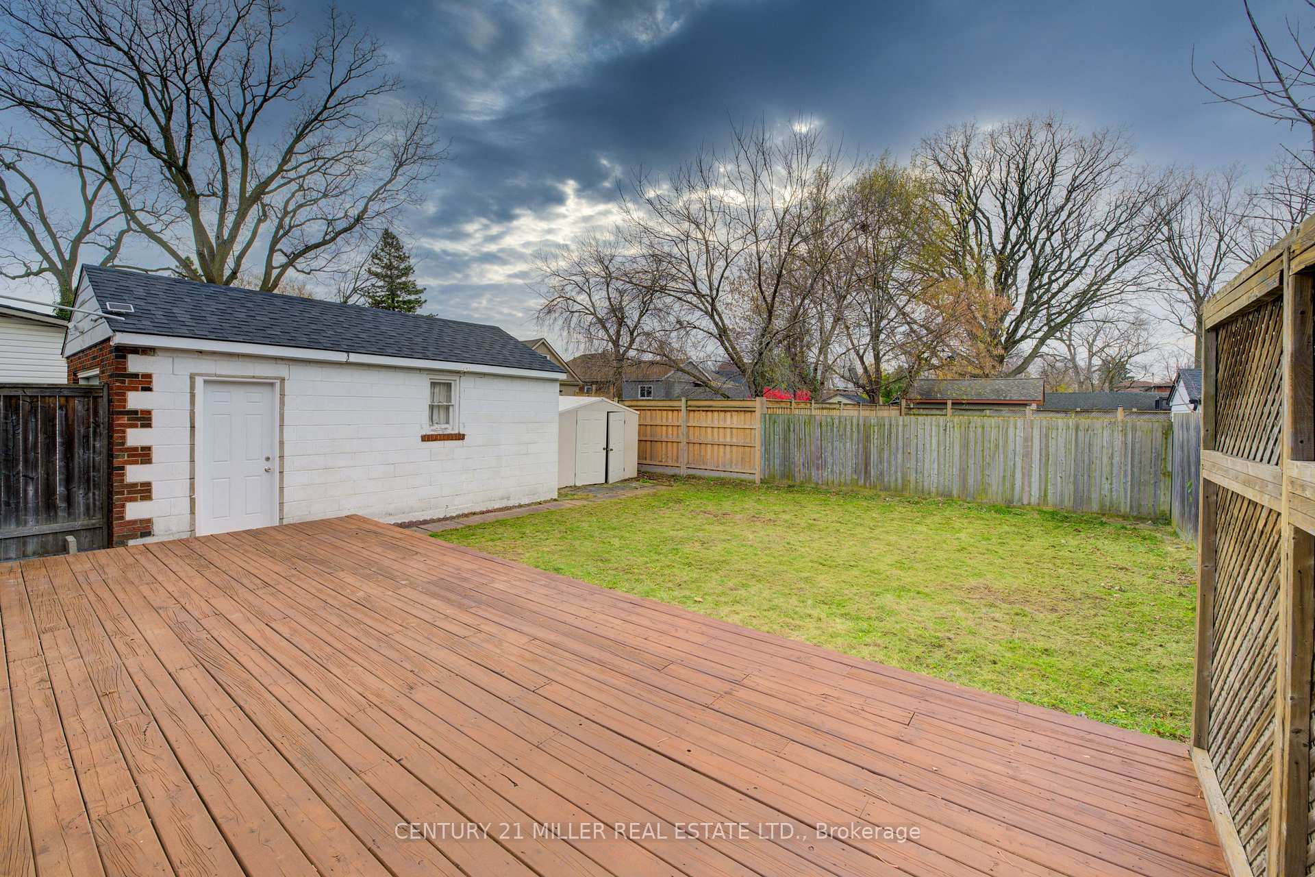 Photo 34 of 196 Queensdale Avenue E, Hamilton, Centremount — HOMEH