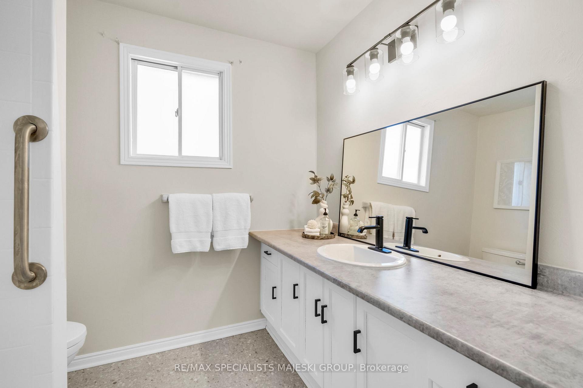 Photo 28 of 49 Goldwin Street, Hamilton, Gurnett — HOMEH