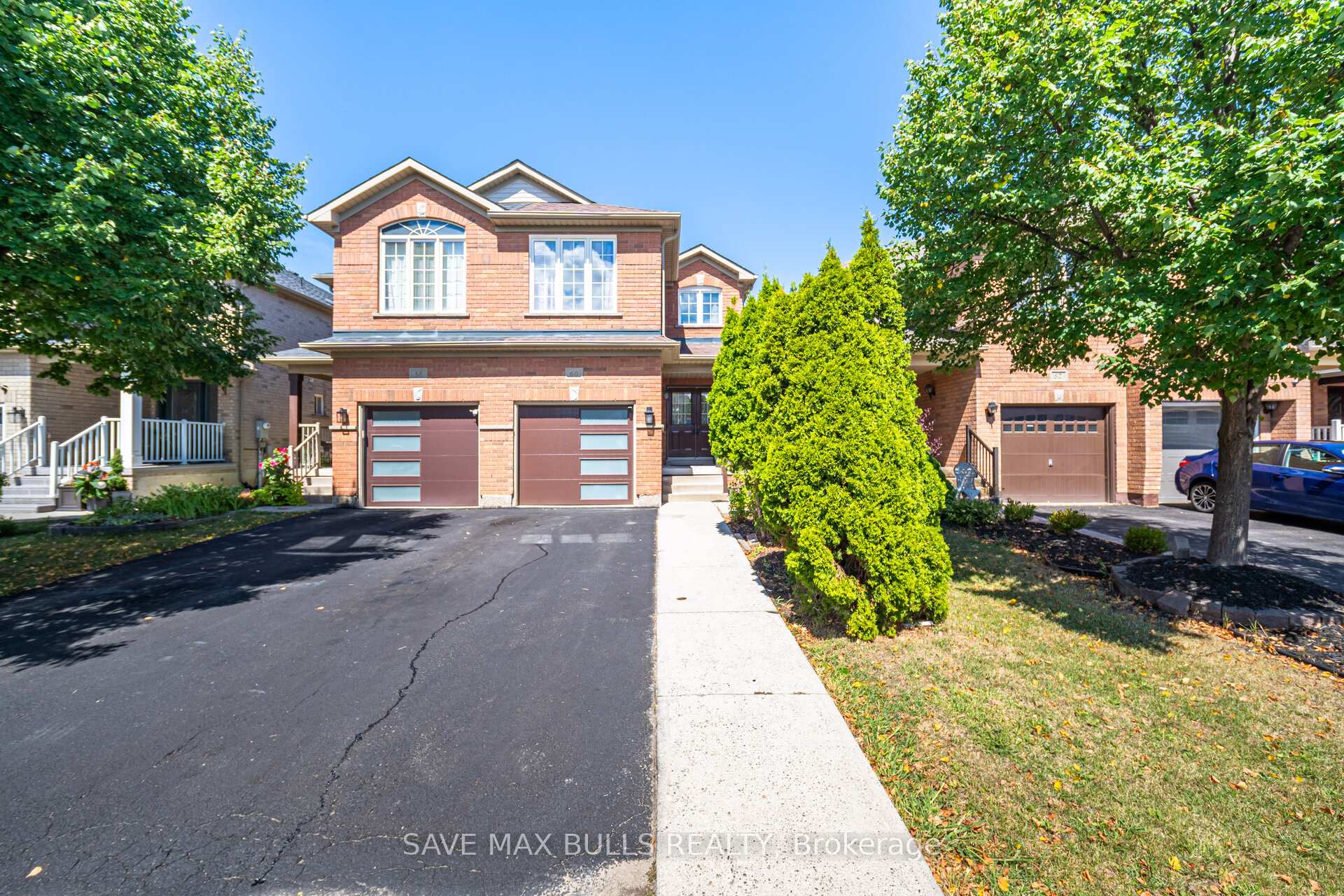 Photo 4 of 60 Vintage Gate, Brampton, Fletcher's Creek Village — HOMEH