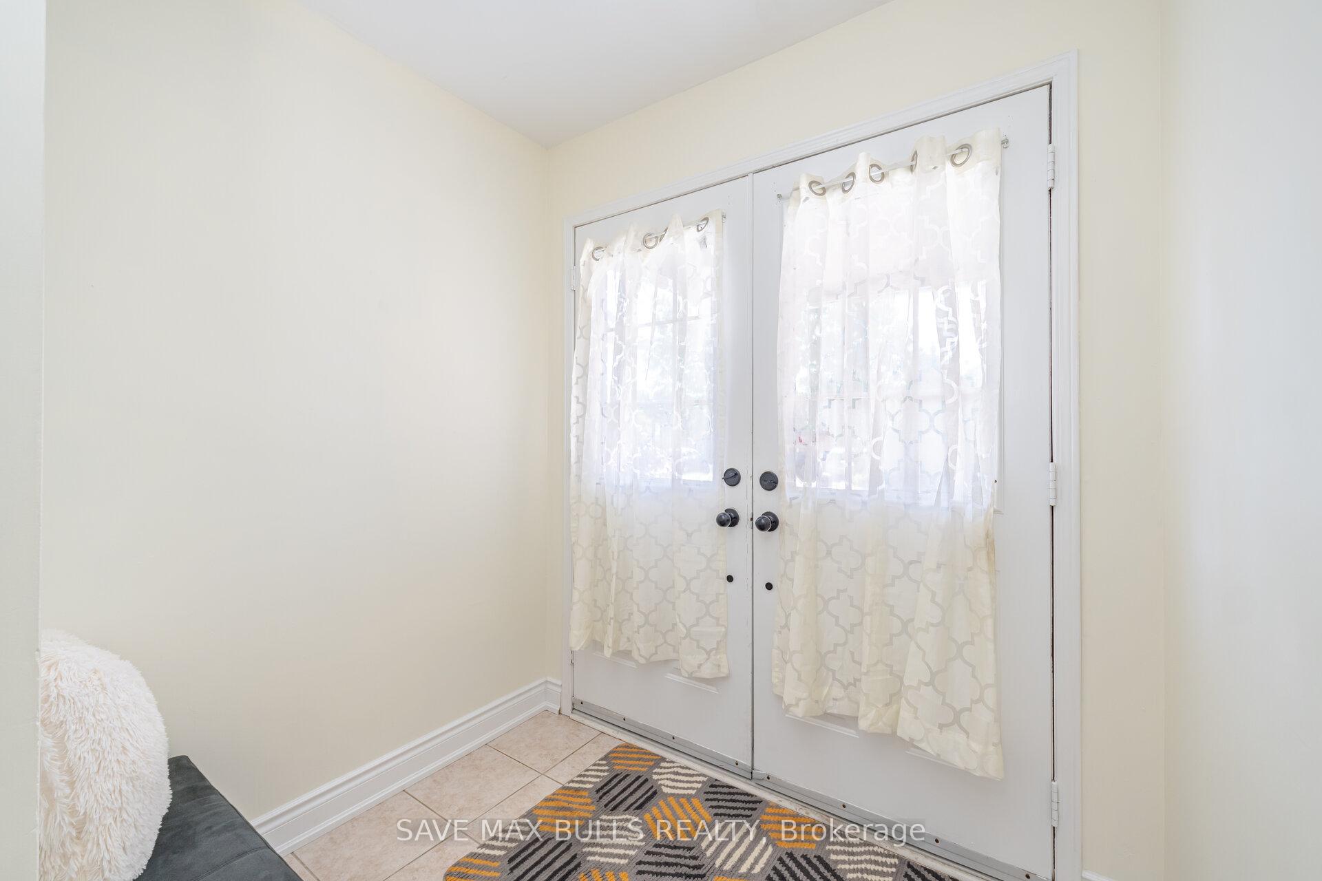 Photo 6 of 60 Vintage Gate, Brampton, Fletcher's Creek Village — HOMEH