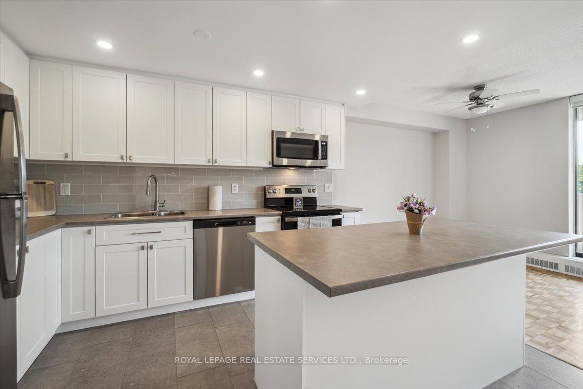 Photo 16 of Unit 408, 62 Park Avenue, Halton Hills, Georgetown — HOMEH