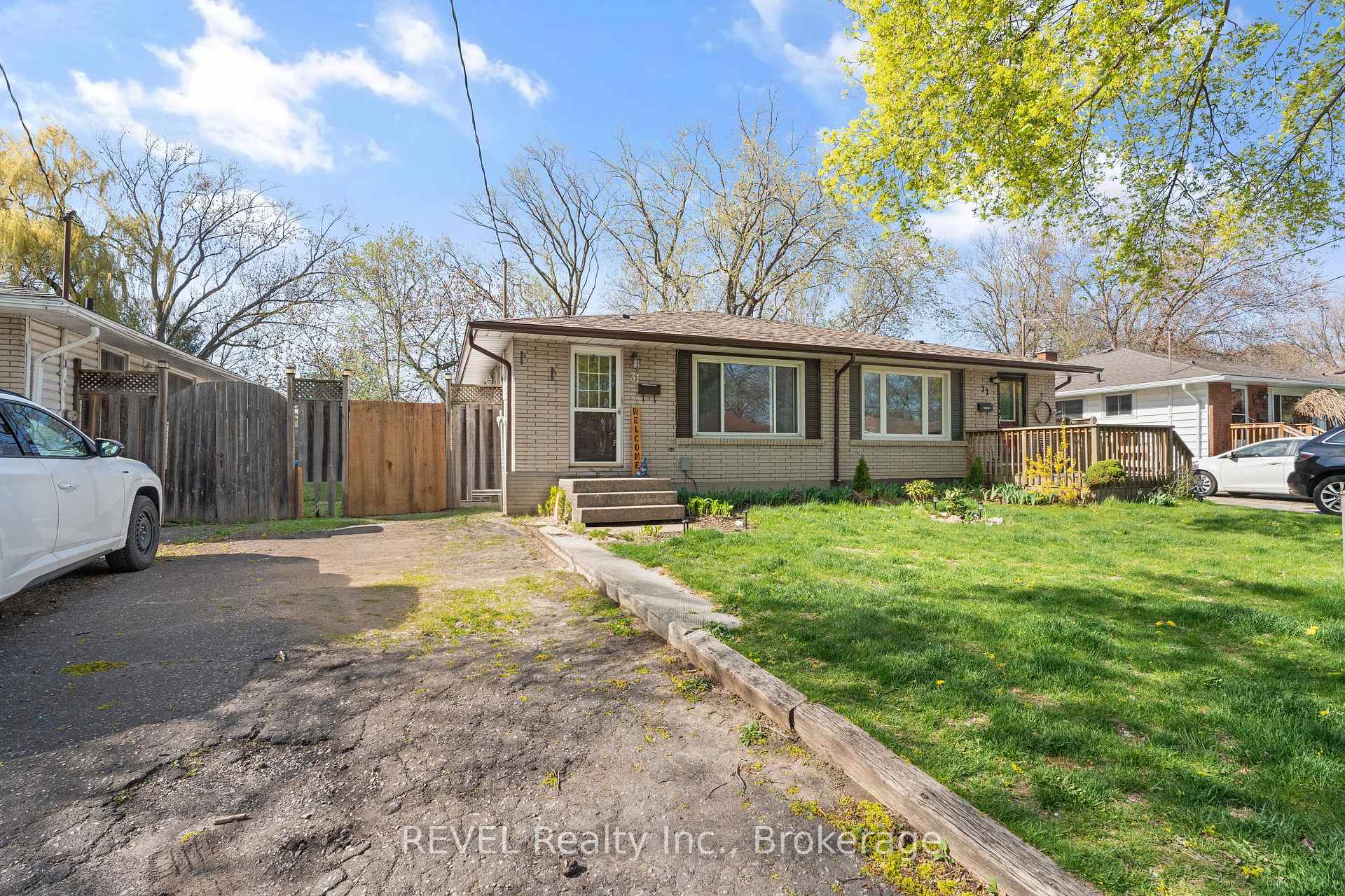 Photo 1 of 31 Louis Avenue, St. Catharines, Bunting/Linwell — HOMEH