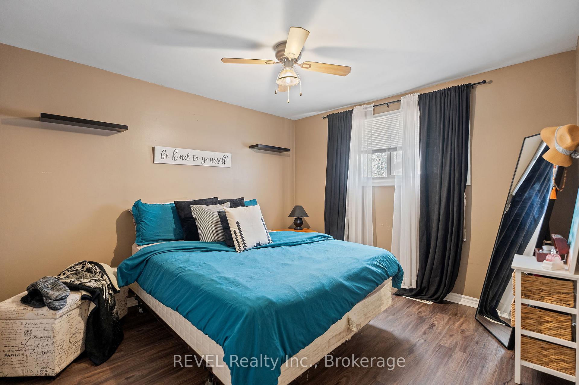Photo 12 of 31 Louis Avenue, St. Catharines, Bunting/Linwell — HOMEH