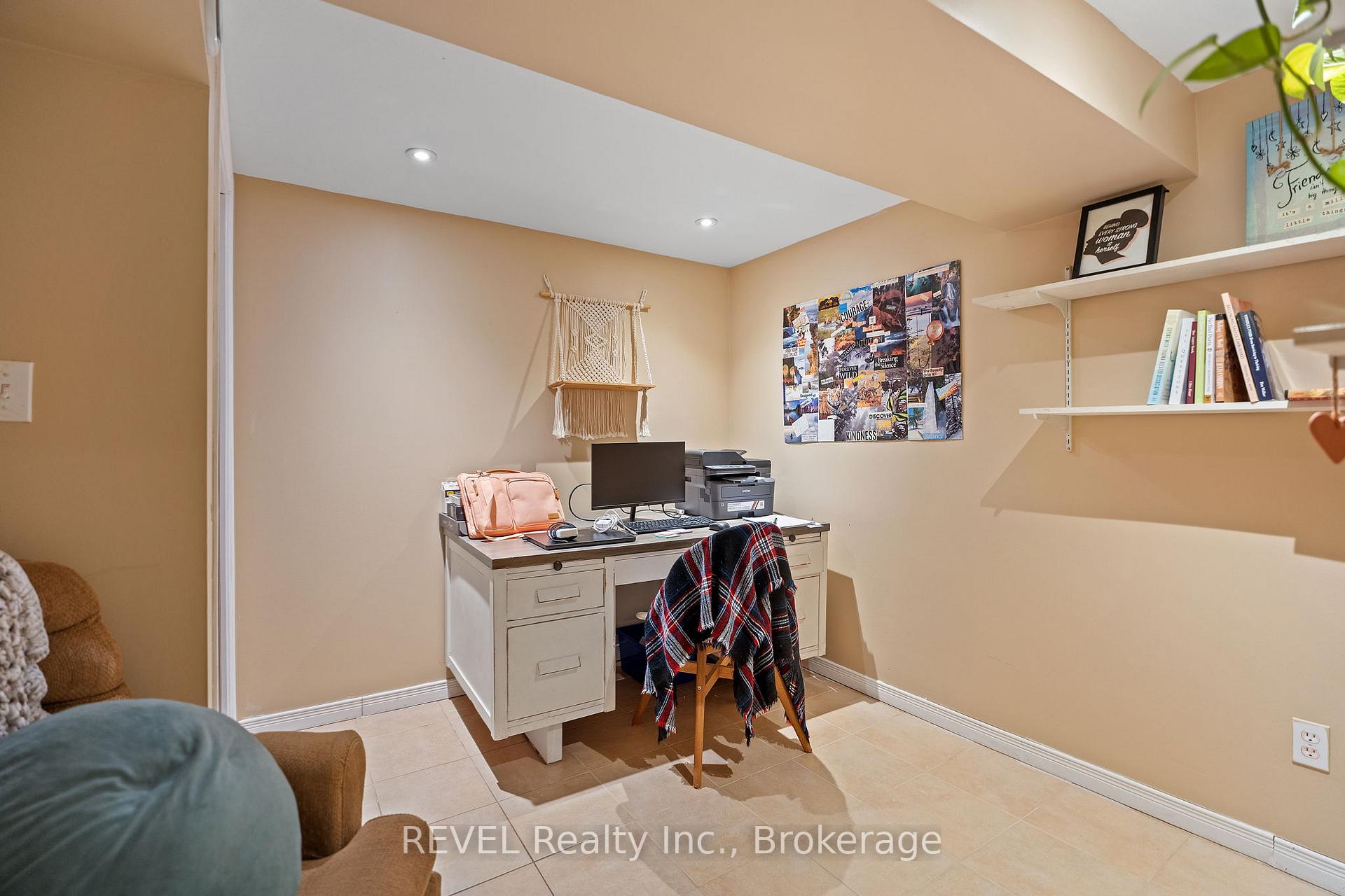 Photo 23 of 31 Louis Avenue, St. Catharines, Bunting/Linwell — HOMEH