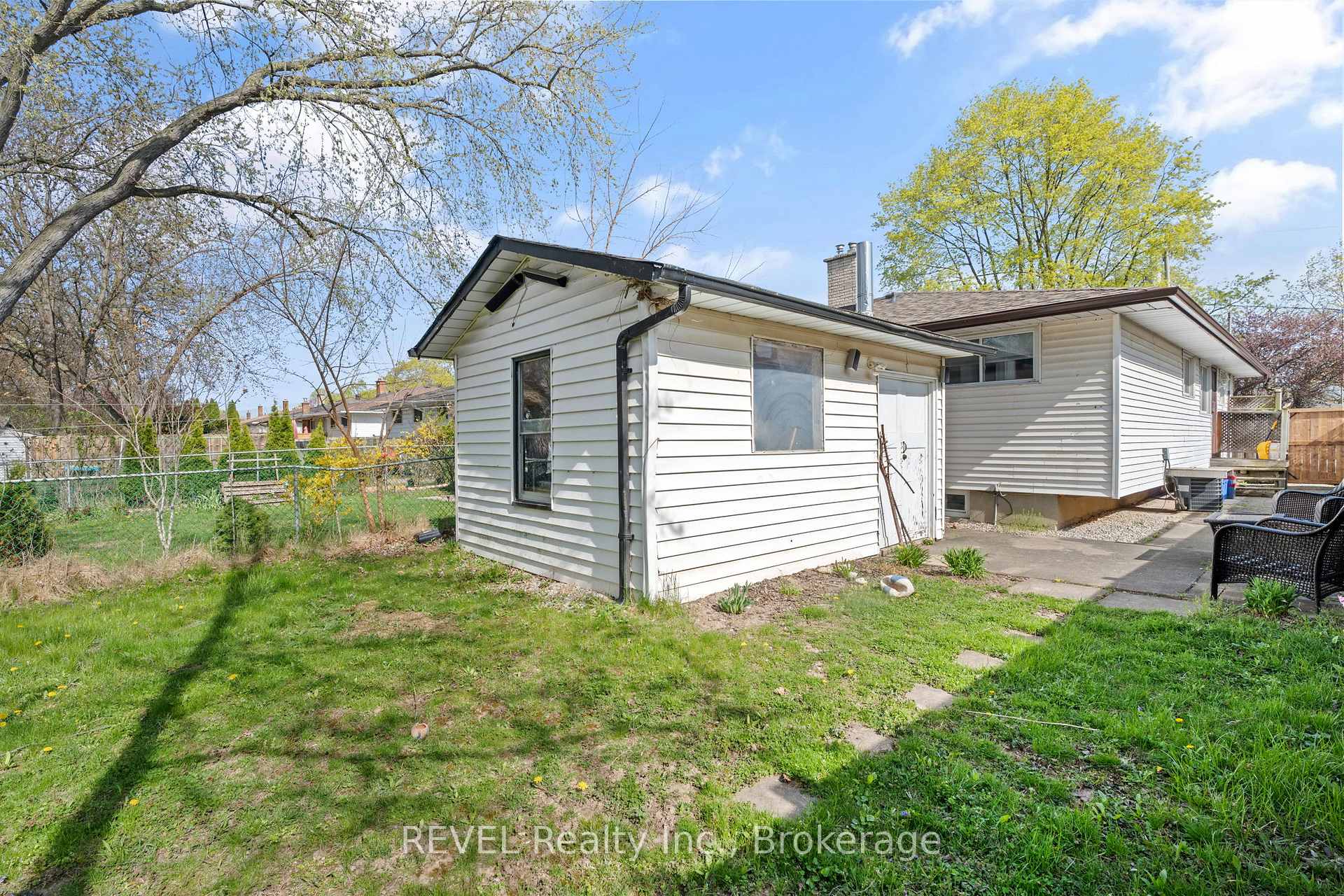 Photo 24 of 31 Louis Avenue, St. Catharines, Bunting/Linwell — HOMEH