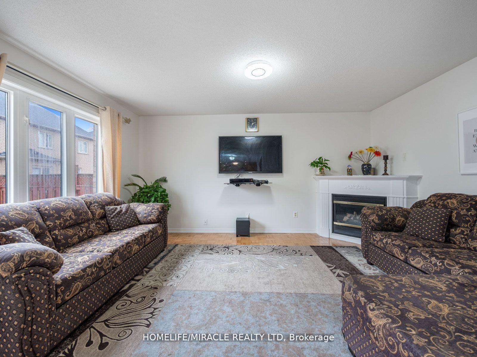 Photo 12 of 9 Hopecrest Place, Brampton, Sandringham-Wellington — HOMEH