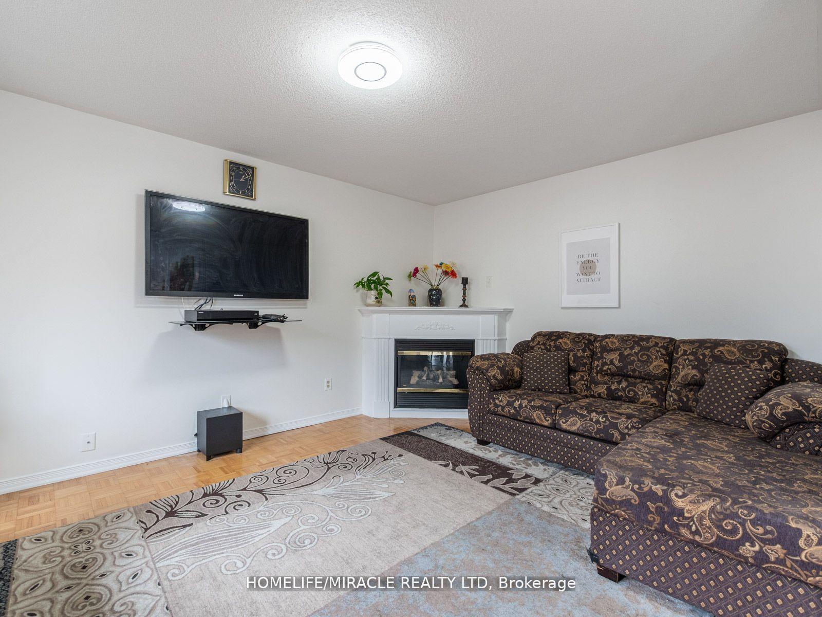 Photo 13 of 9 Hopecrest Place, Brampton, Sandringham-Wellington — HOMEH