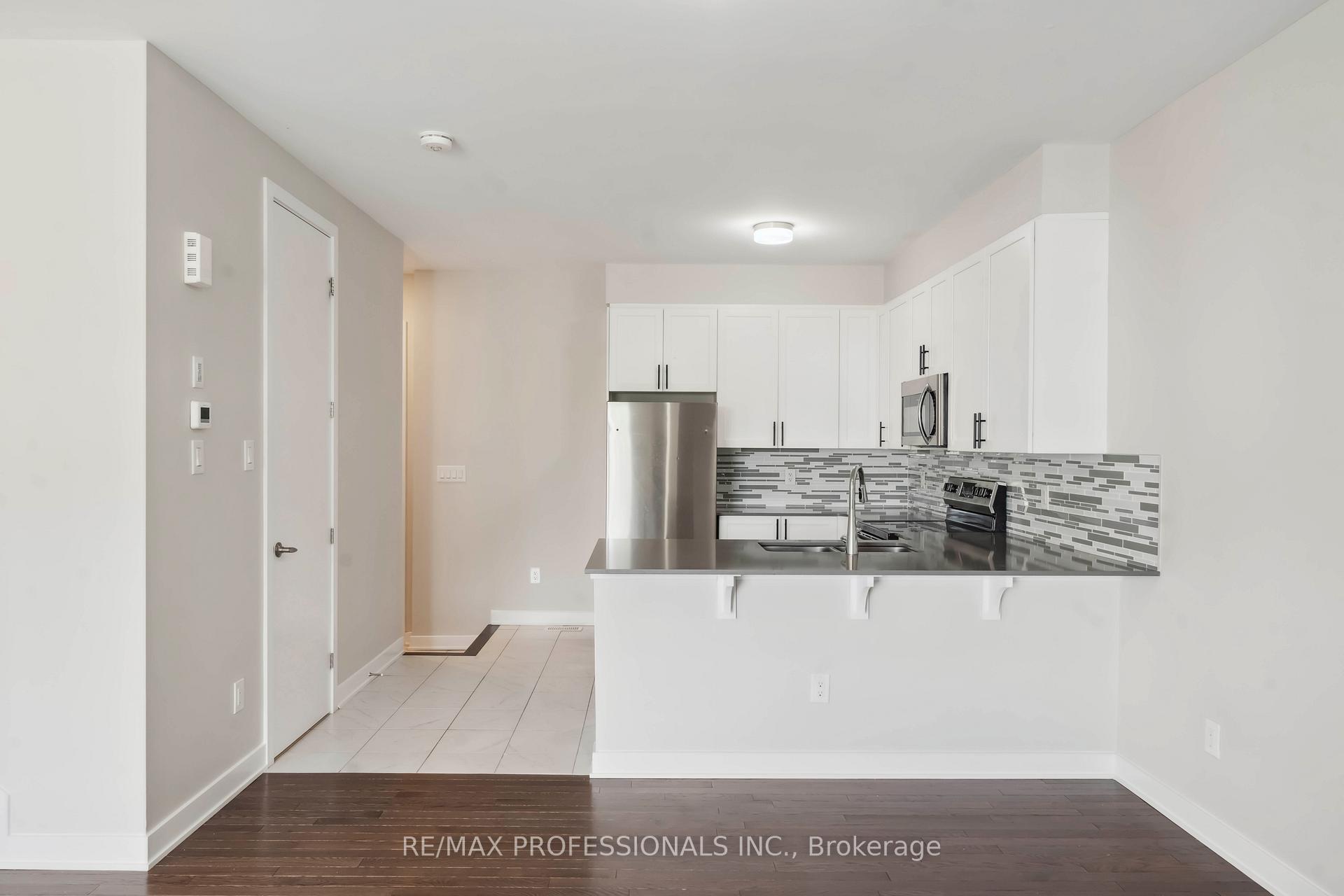 Photo 5 of 826 Bascule Place, Ottawa, Btwn Franktown Rd. & Fallowfield Rd. — HOMEH