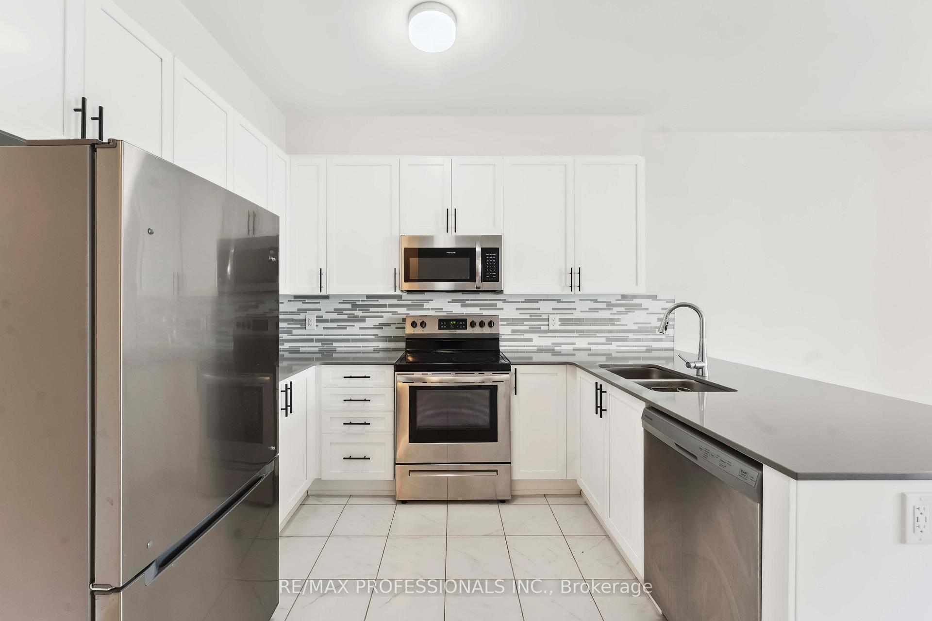 Photo 6 of 826 Bascule Place, Ottawa, Btwn Franktown Rd. & Fallowfield Rd. — HOMEH