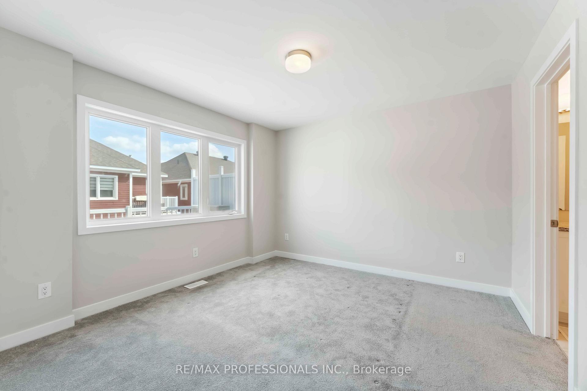 Photo 9 of 826 Bascule Place, Ottawa, Btwn Franktown Rd. & Fallowfield Rd. — HOMEH