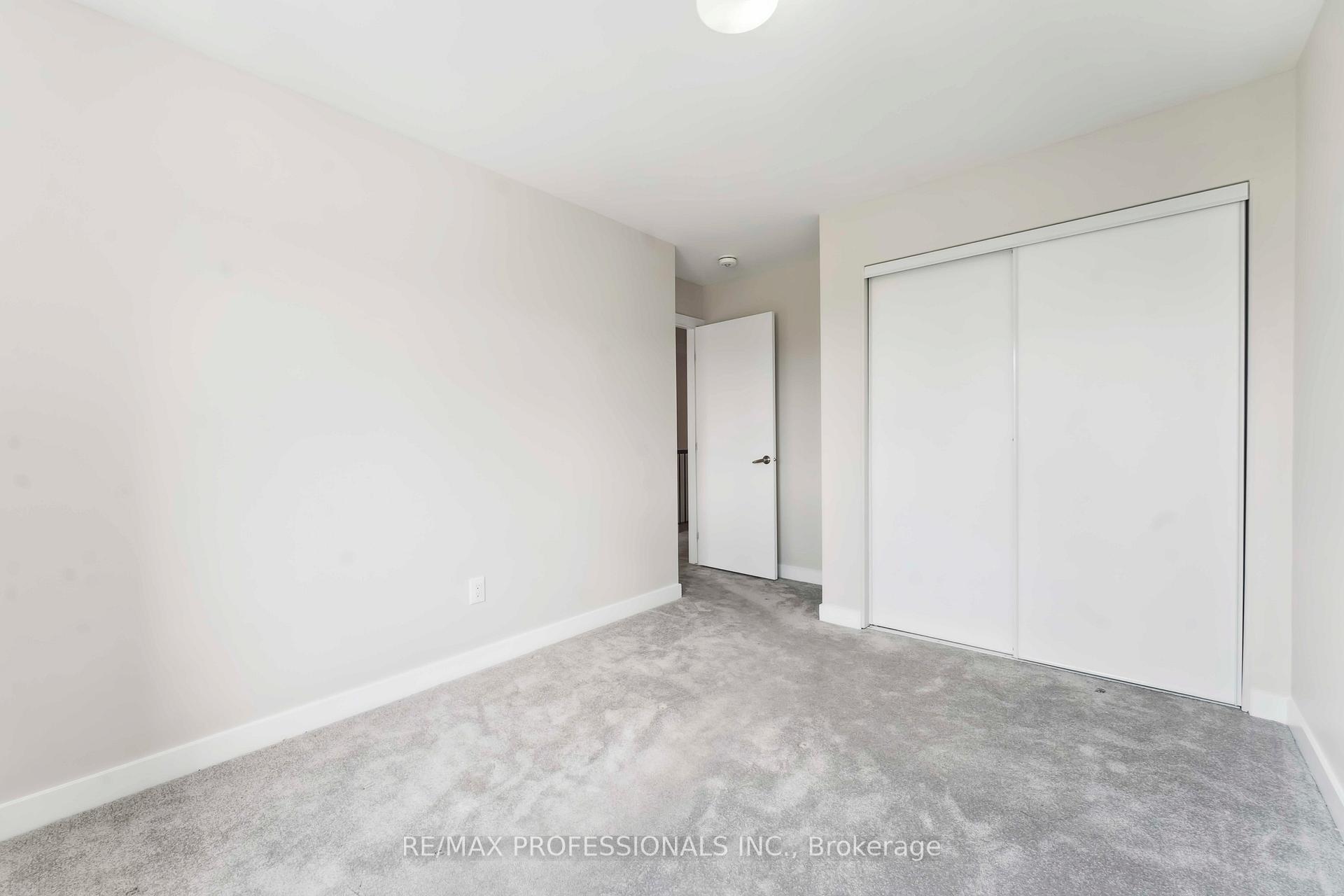Photo 17 of 826 Bascule Place, Ottawa, Btwn Franktown Rd. & Fallowfield Rd. — HOMEH