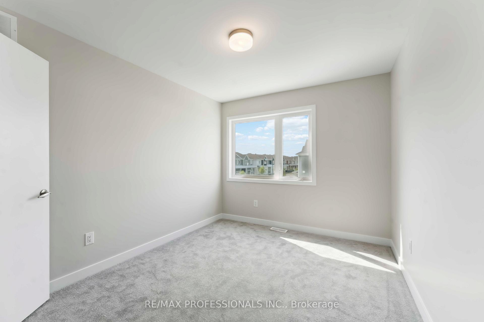 Photo 18 of 826 Bascule Place, Ottawa, Btwn Franktown Rd. & Fallowfield Rd. — HOMEH