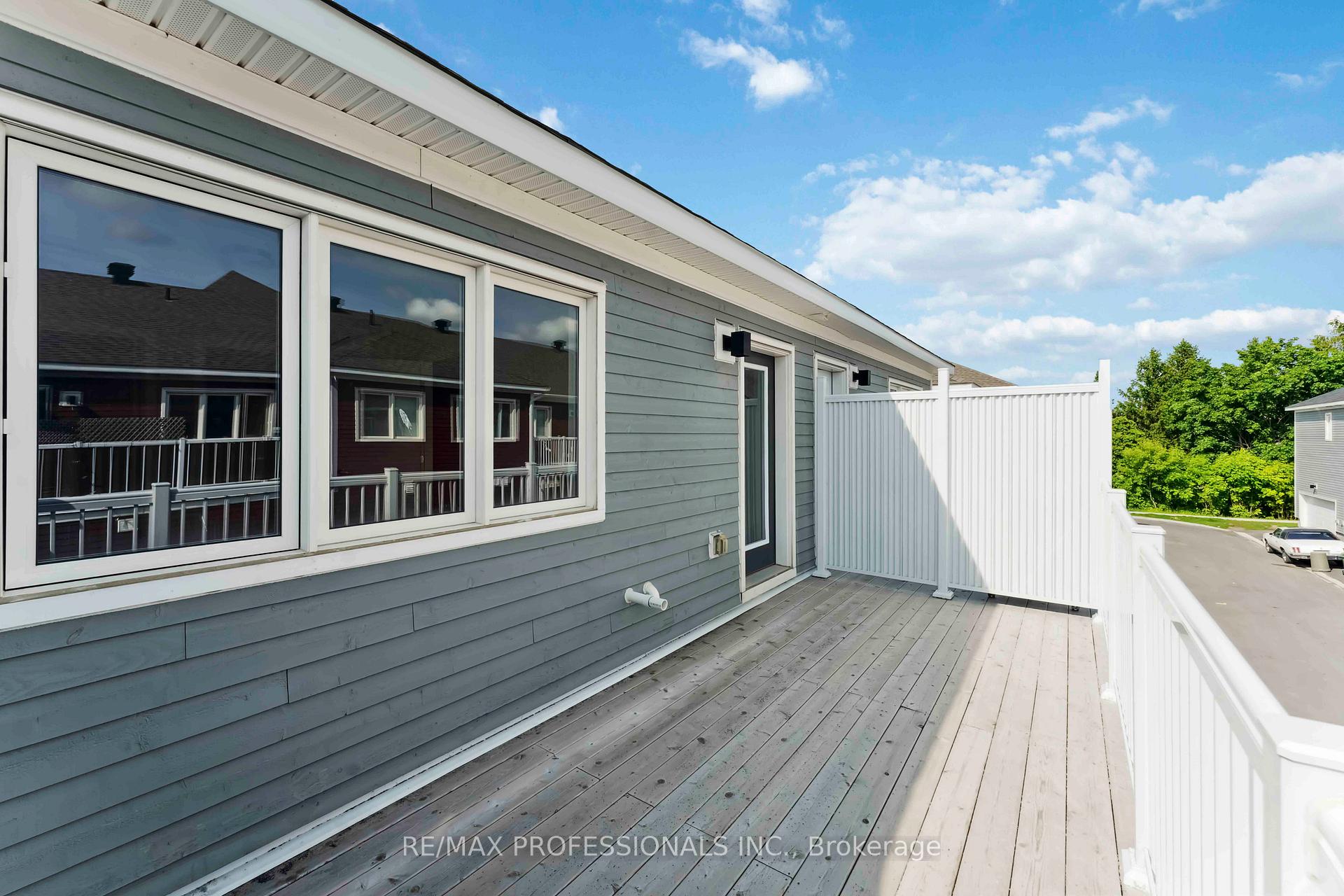 Photo 23 of 826 Bascule Place, Ottawa, Btwn Franktown Rd. & Fallowfield Rd. — HOMEH