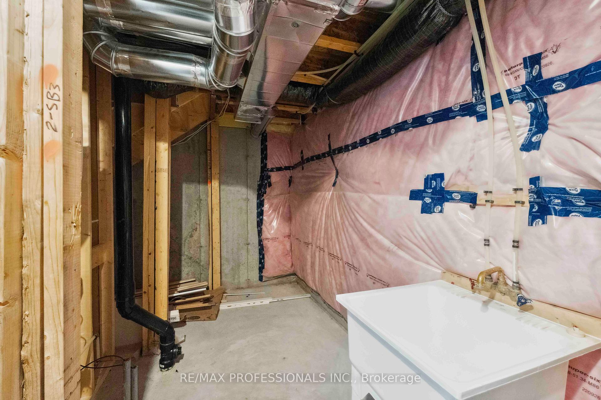 Photo 26 of 826 Bascule Place, Ottawa, Btwn Franktown Rd. & Fallowfield Rd. — HOMEH