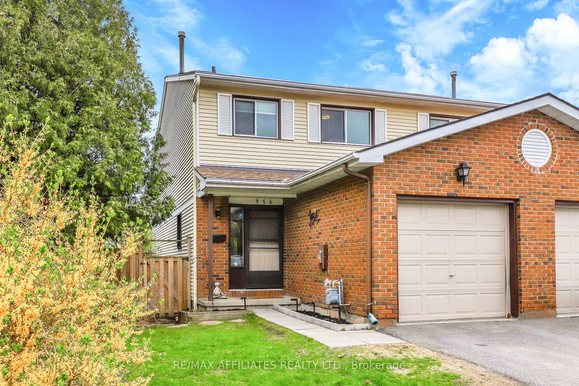 Photo 2 of 356 Monica Crescent, Ottawa, Bilberry Creek/Queenswood Heights — HOMEH