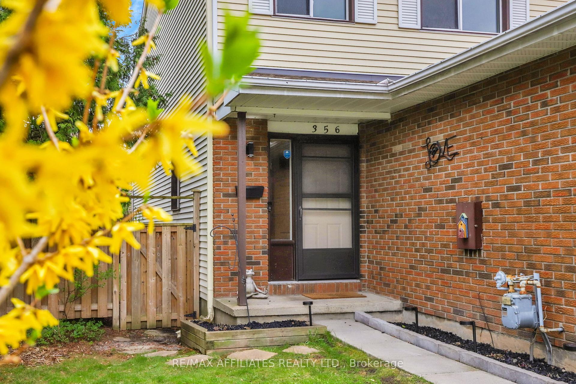 Photo 3 of 356 Monica Crescent, Ottawa, Bilberry Creek/Queenswood Heights — HOMEH