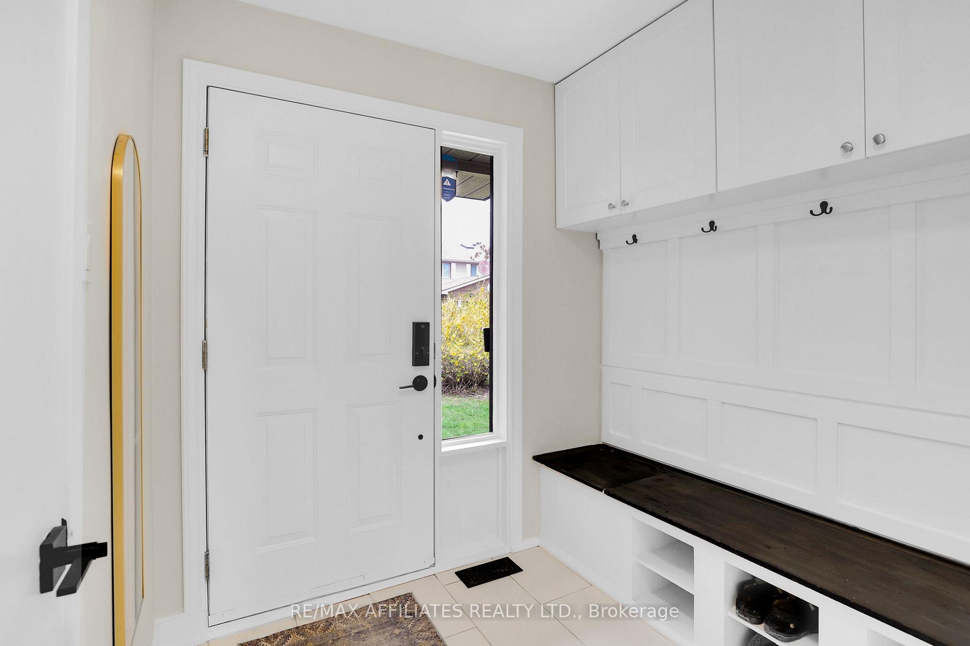 Photo 5 of 356 Monica Crescent, Ottawa, Bilberry Creek/Queenswood Heights — HOMEH