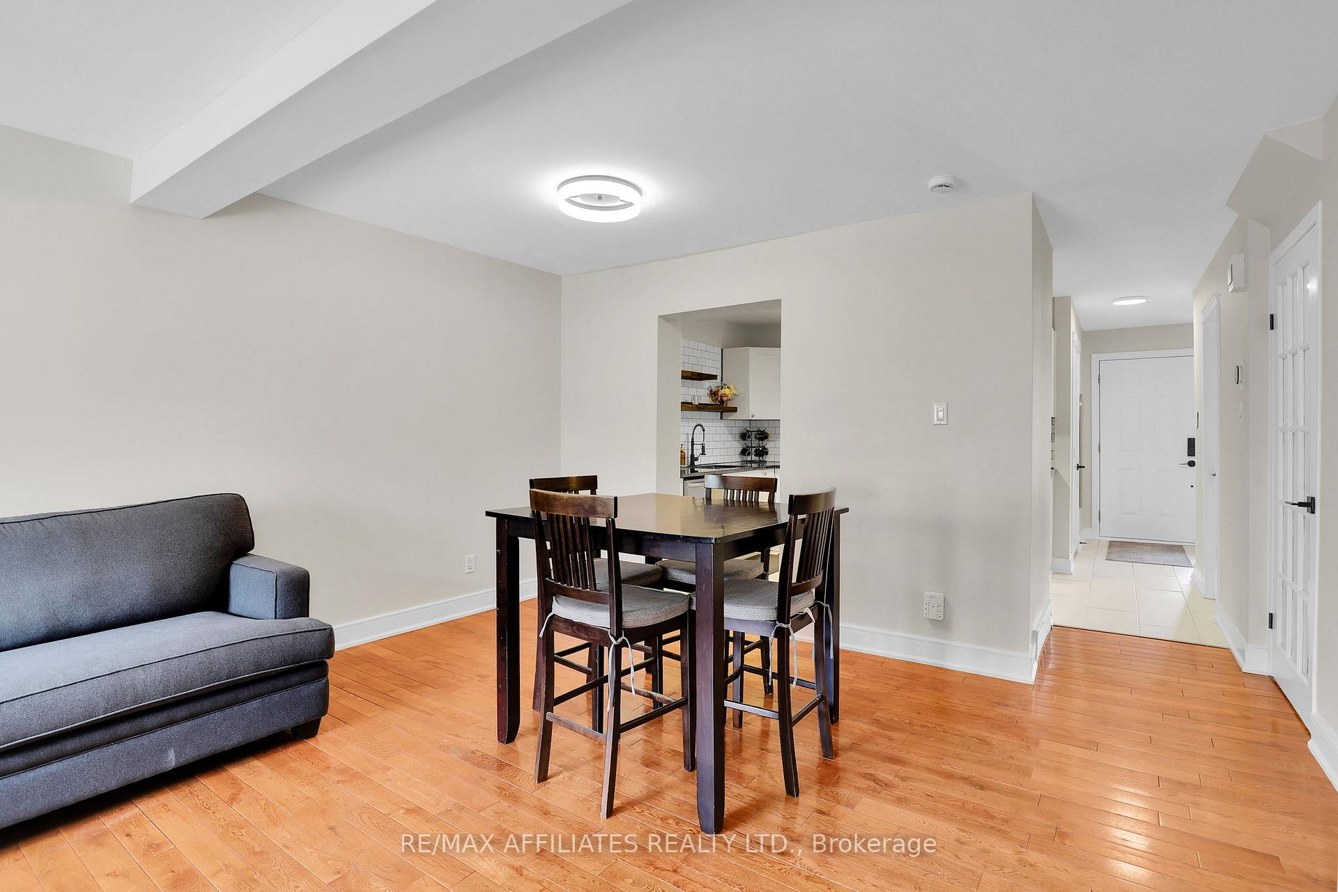 Photo 11 of 356 Monica Crescent, Ottawa, Bilberry Creek/Queenswood Heights — HOMEH