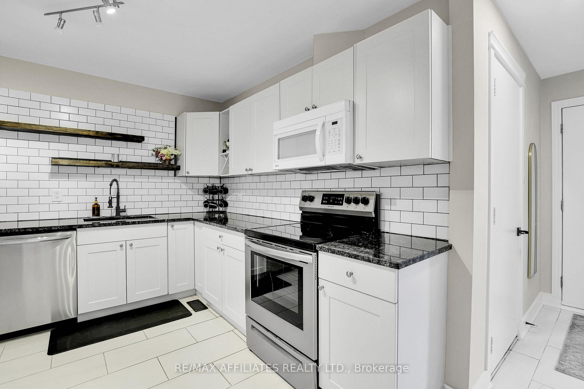 Photo 13 of 356 Monica Crescent, Ottawa, Bilberry Creek/Queenswood Heights — HOMEH