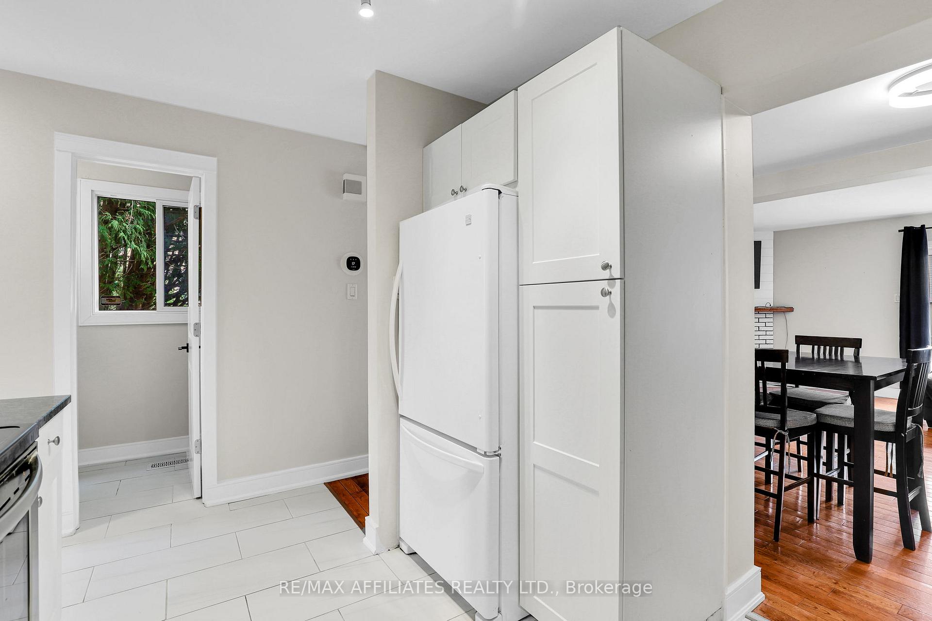 Photo 16 of 356 Monica Crescent, Ottawa, Bilberry Creek/Queenswood Heights — HOMEH