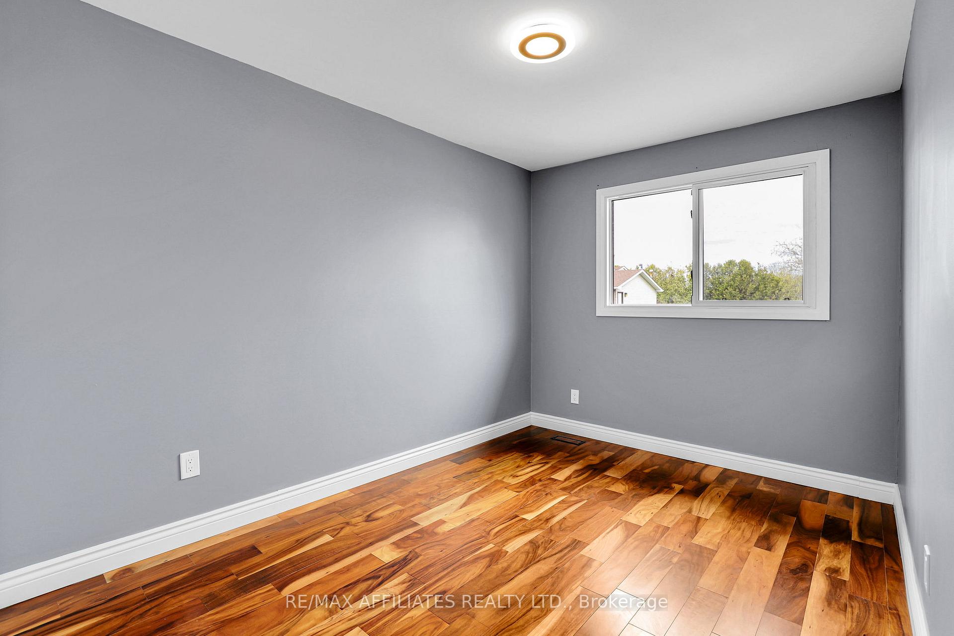 Photo 19 of 356 Monica Crescent, Ottawa, Bilberry Creek/Queenswood Heights — HOMEH