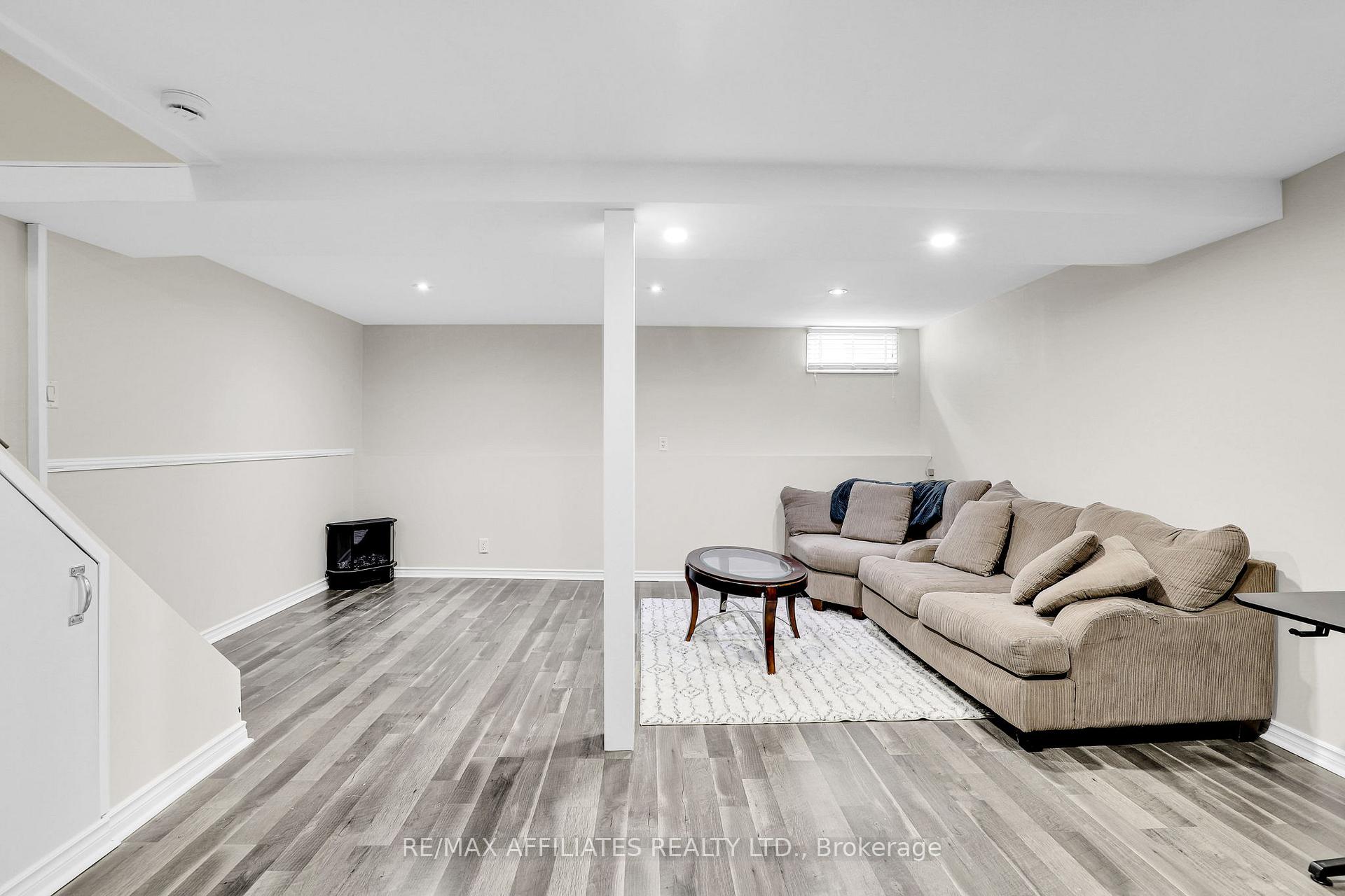 Photo 31 of 356 Monica Crescent, Ottawa, Bilberry Creek/Queenswood Heights — HOMEH