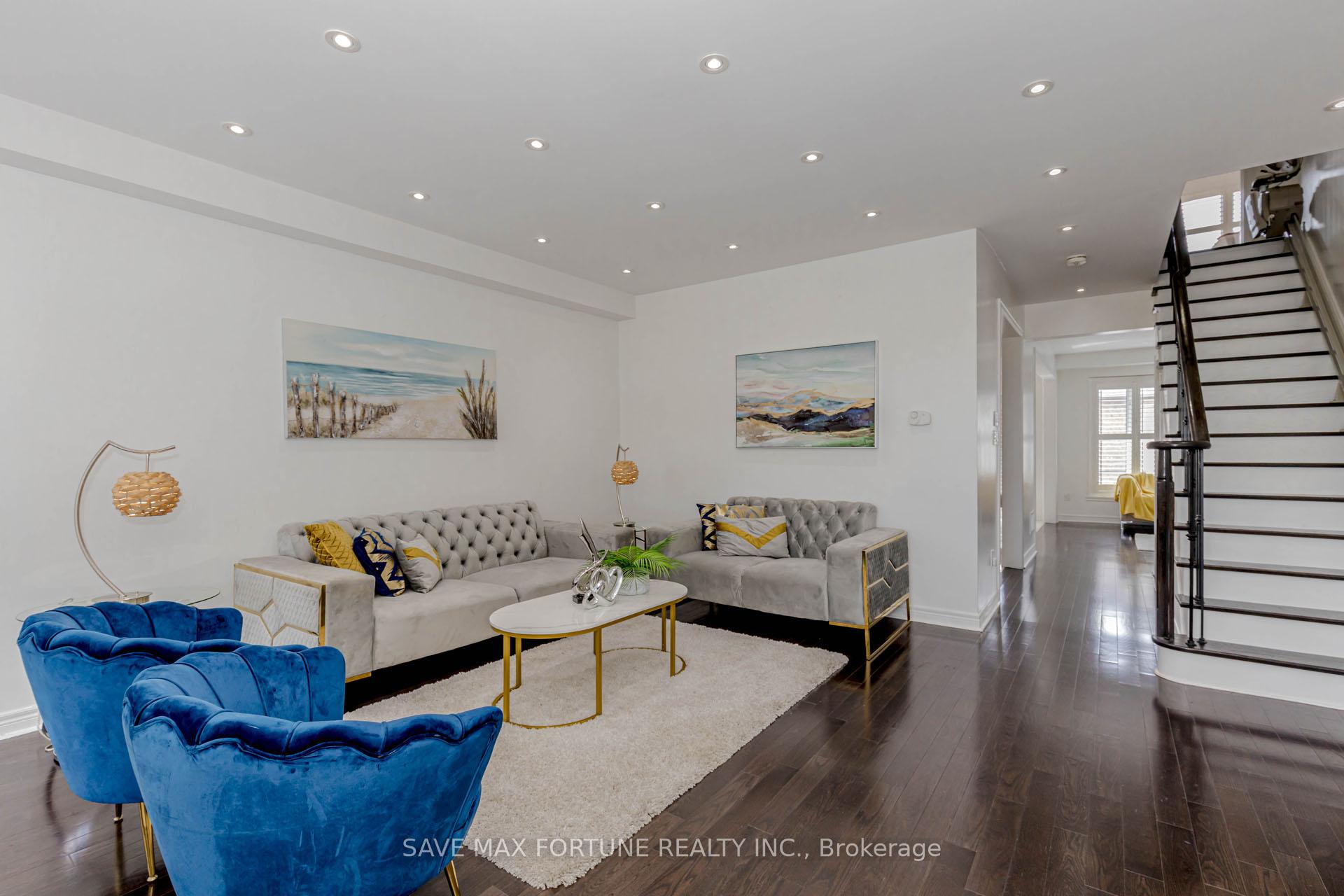 Photo 13 of 16 Berryfield Way NE, Brampton, Sandringham-Wellington — HOMEH