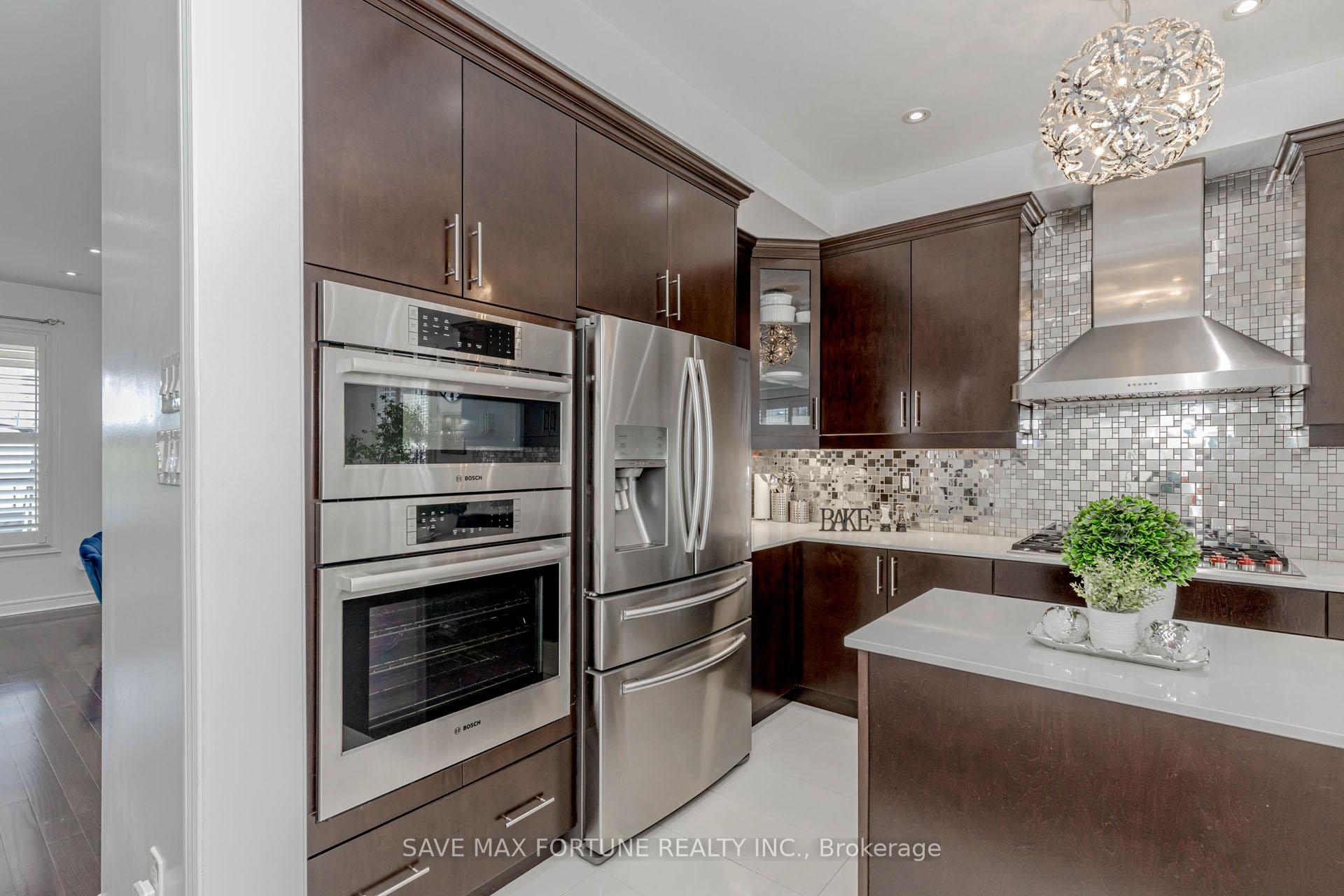 Photo 15 of 16 Berryfield Way NE, Brampton, Sandringham-Wellington — HOMEH