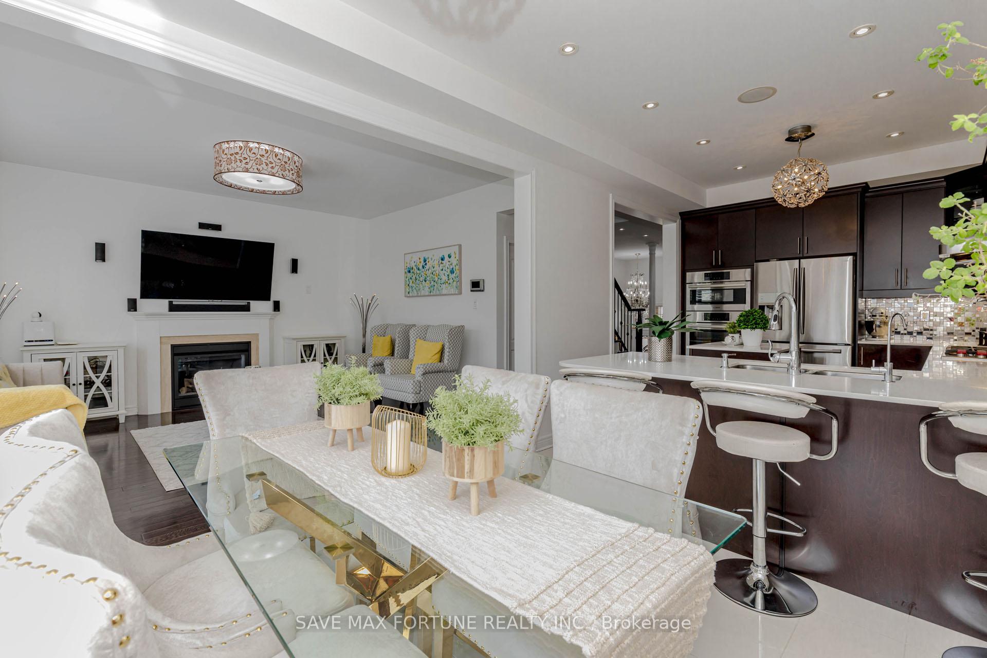 Photo 21 of 16 Berryfield Way NE, Brampton, Sandringham-Wellington — HOMEH