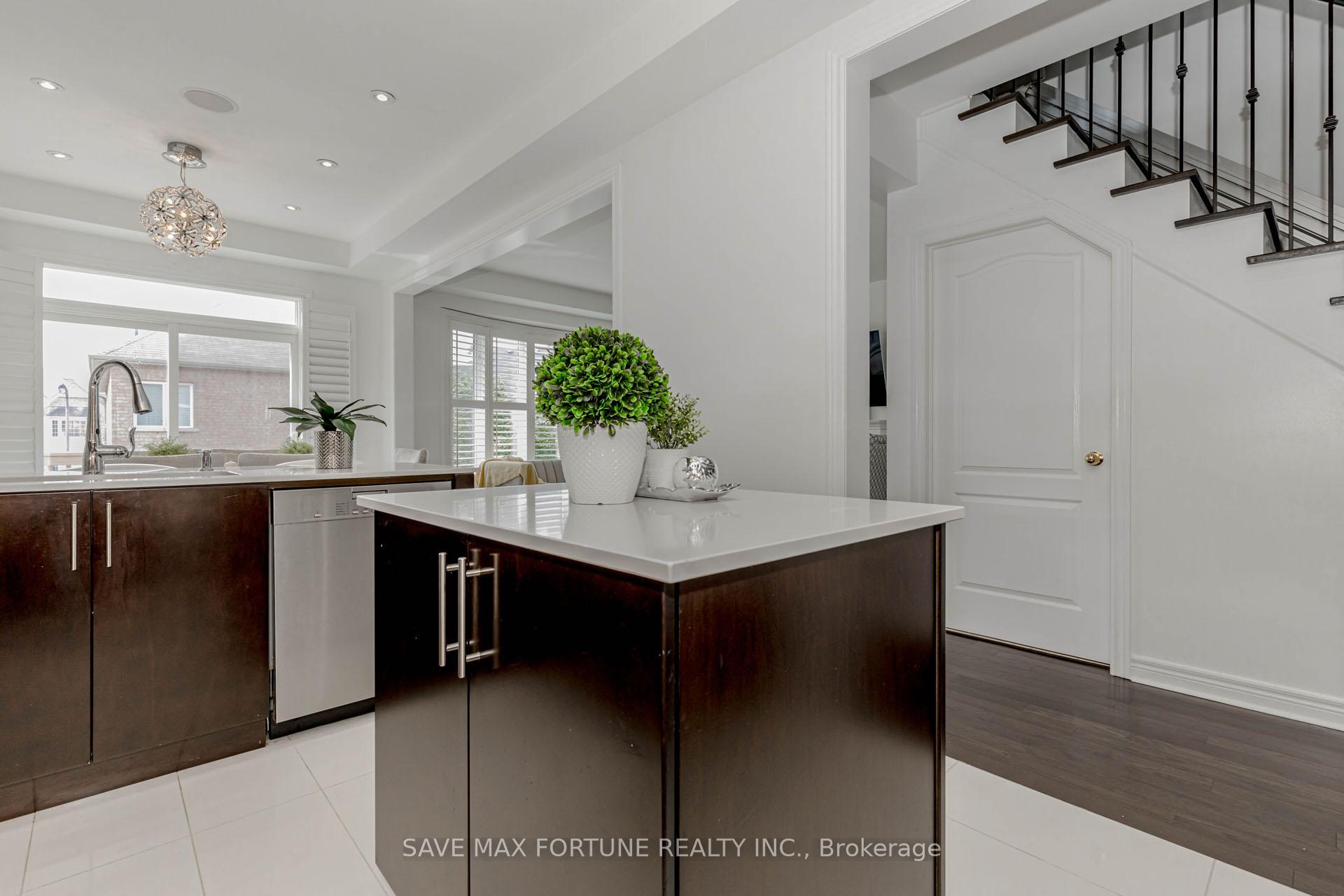 Photo 33 of 16 Berryfield Way NE, Brampton, Sandringham-Wellington — HOMEH
