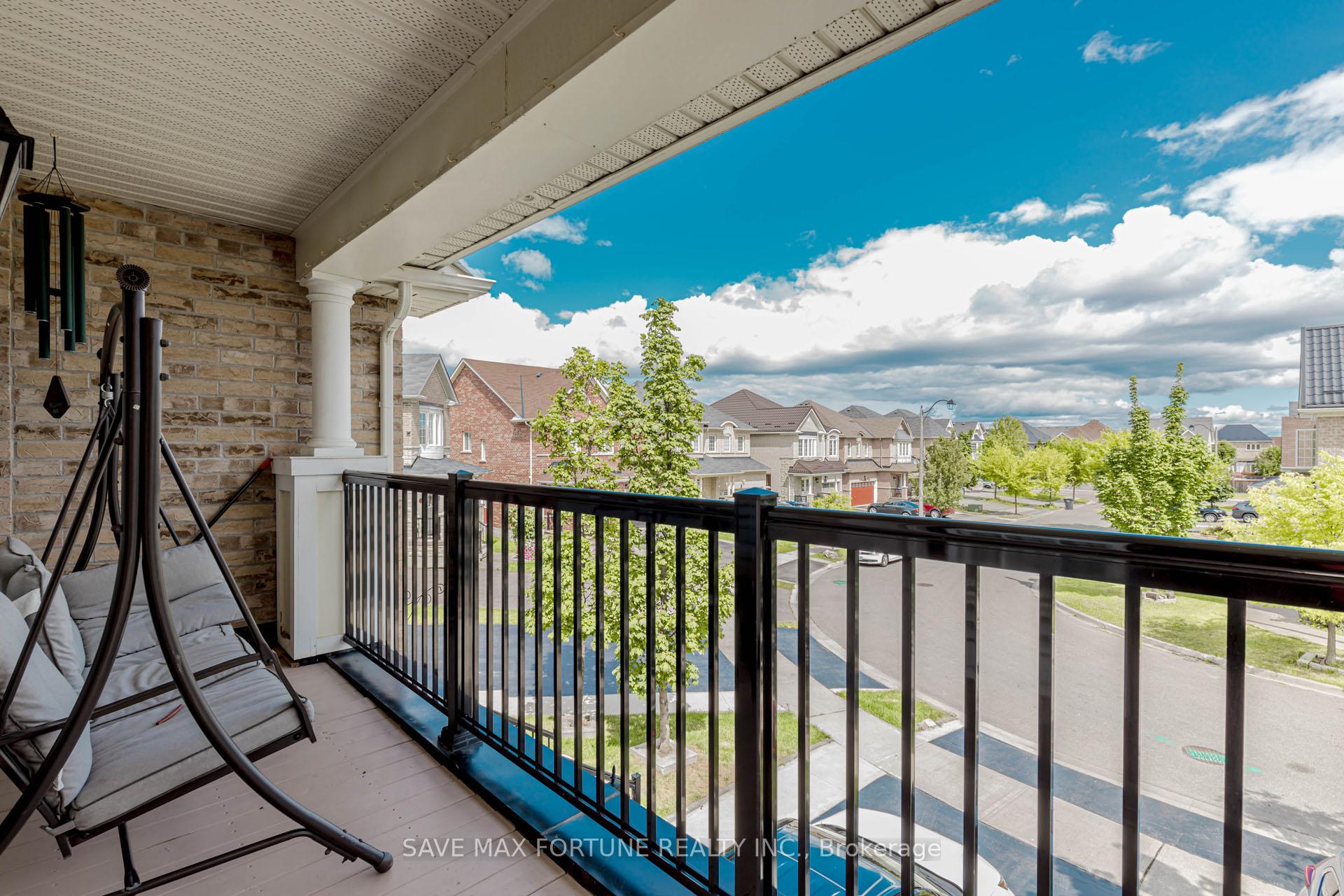 Photo 65 of 16 Berryfield Way NE, Brampton, Sandringham-Wellington — HOMEH