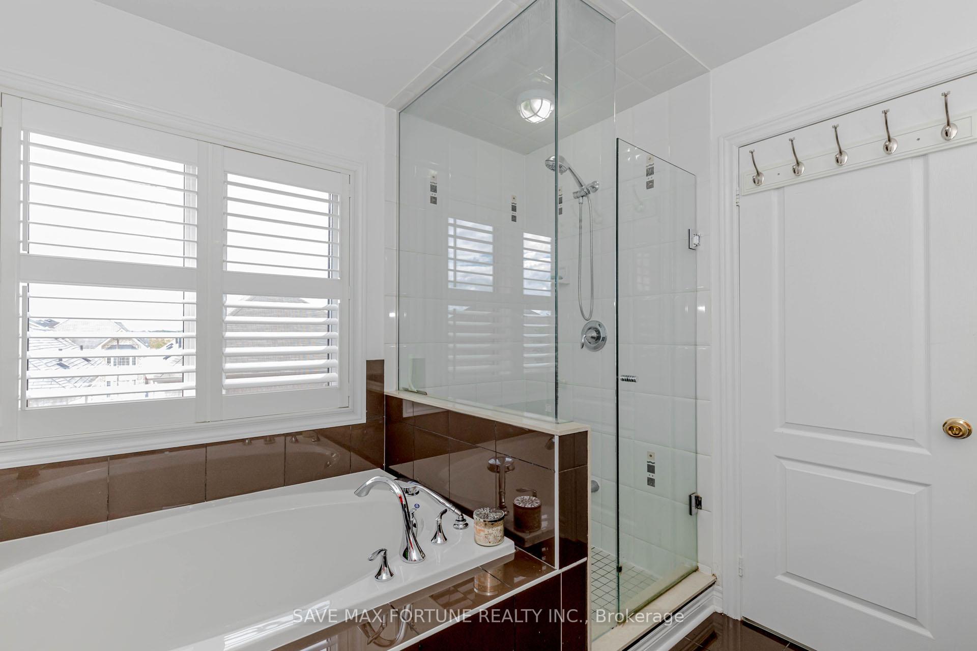 Photo 70 of 16 Berryfield Way NE, Brampton, Sandringham-Wellington — HOMEH