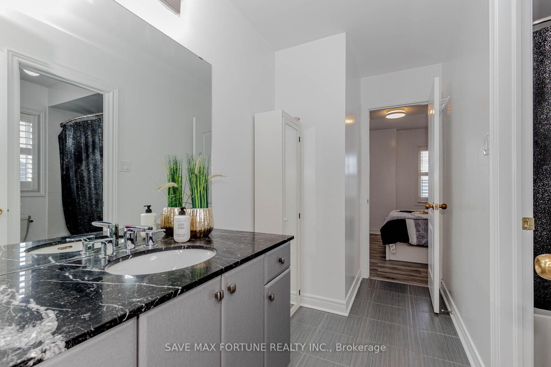 Photo 72 of 16 Berryfield Way NE, Brampton, Sandringham-Wellington — HOMEH