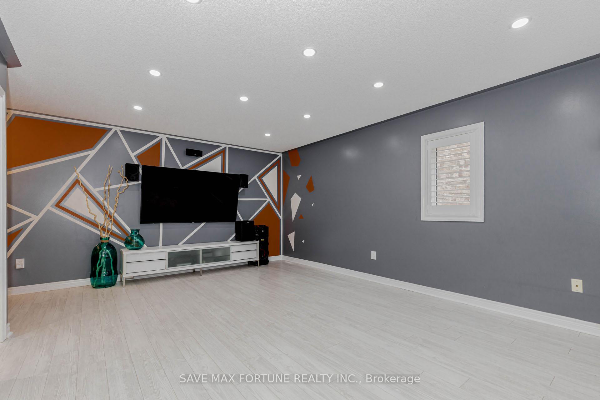 Photo 79 of 16 Berryfield Way NE, Brampton, Sandringham-Wellington — HOMEH