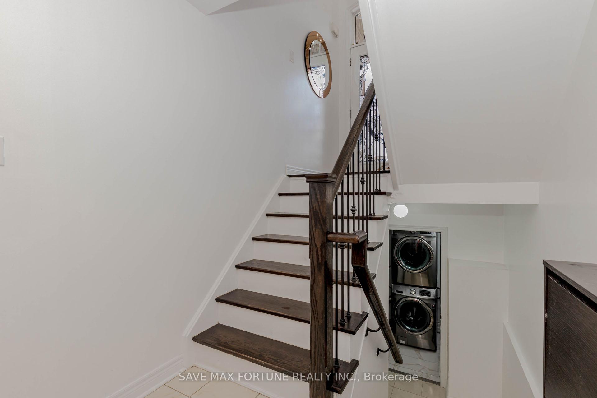 Photo 82 of 16 Berryfield Way NE, Brampton, Sandringham-Wellington — HOMEH