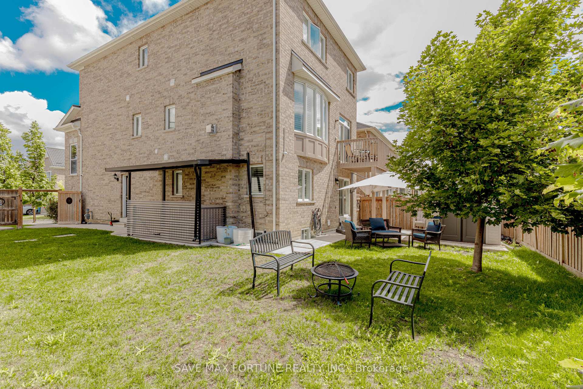 Photo 89 of 16 Berryfield Way NE, Brampton, Sandringham-Wellington — HOMEH